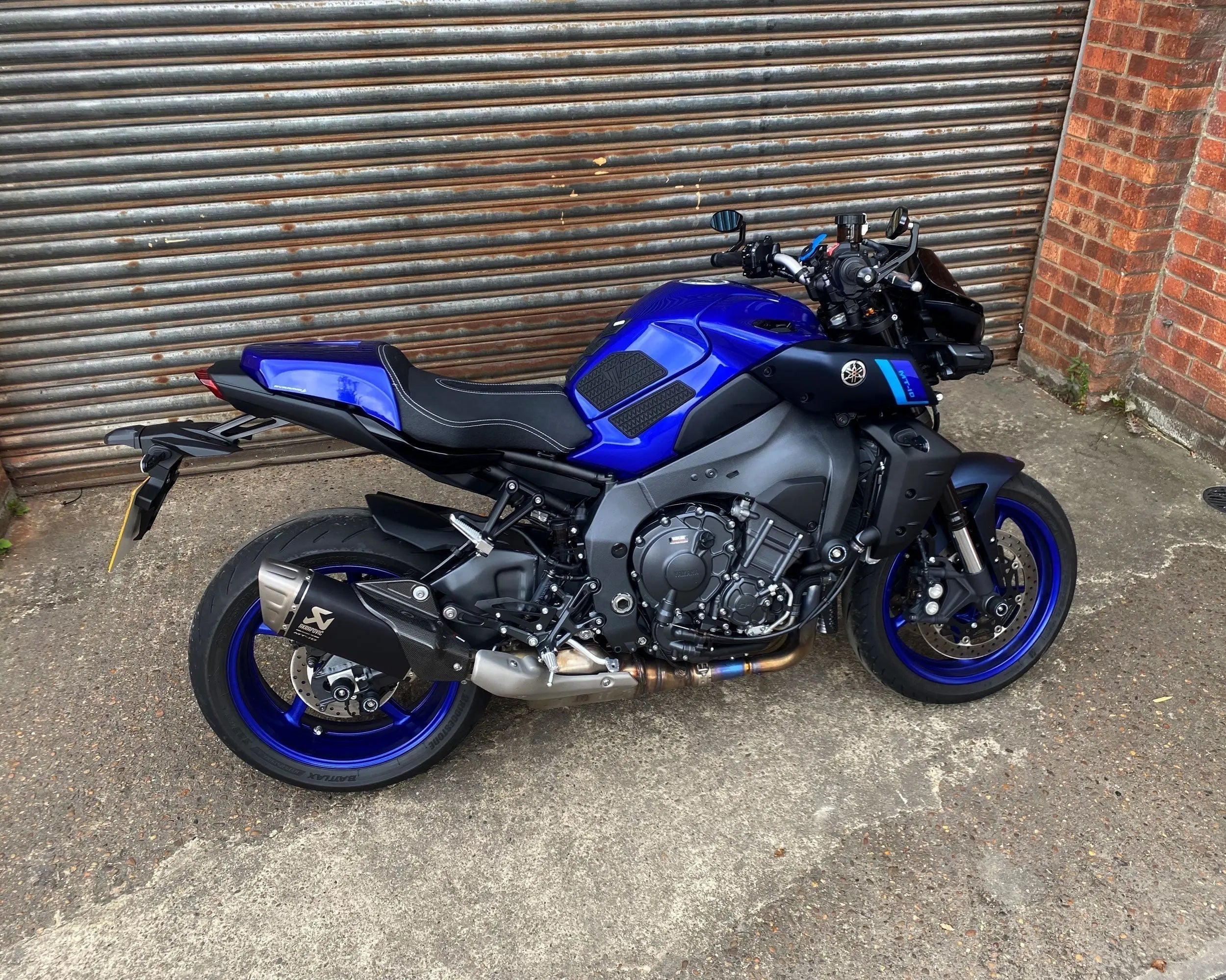 Pyramid Comfort Seat Cowl | Matte Black | Yamaha MT-10 SP 2016>Current - Shop name