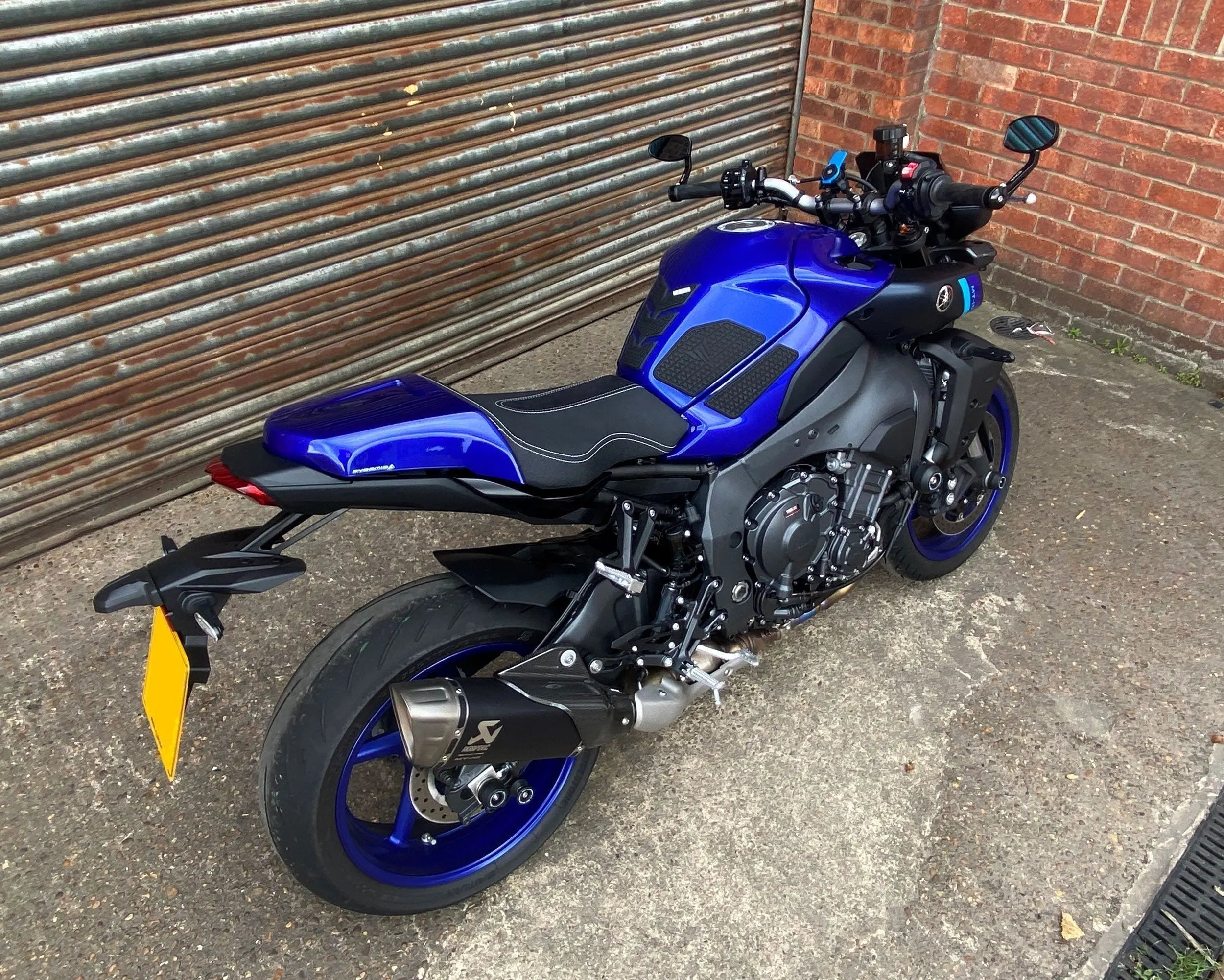 Pyramid Comfort Seat Cowl | Matte Black | Yamaha MT-10 SP 2016>Current - Shop name