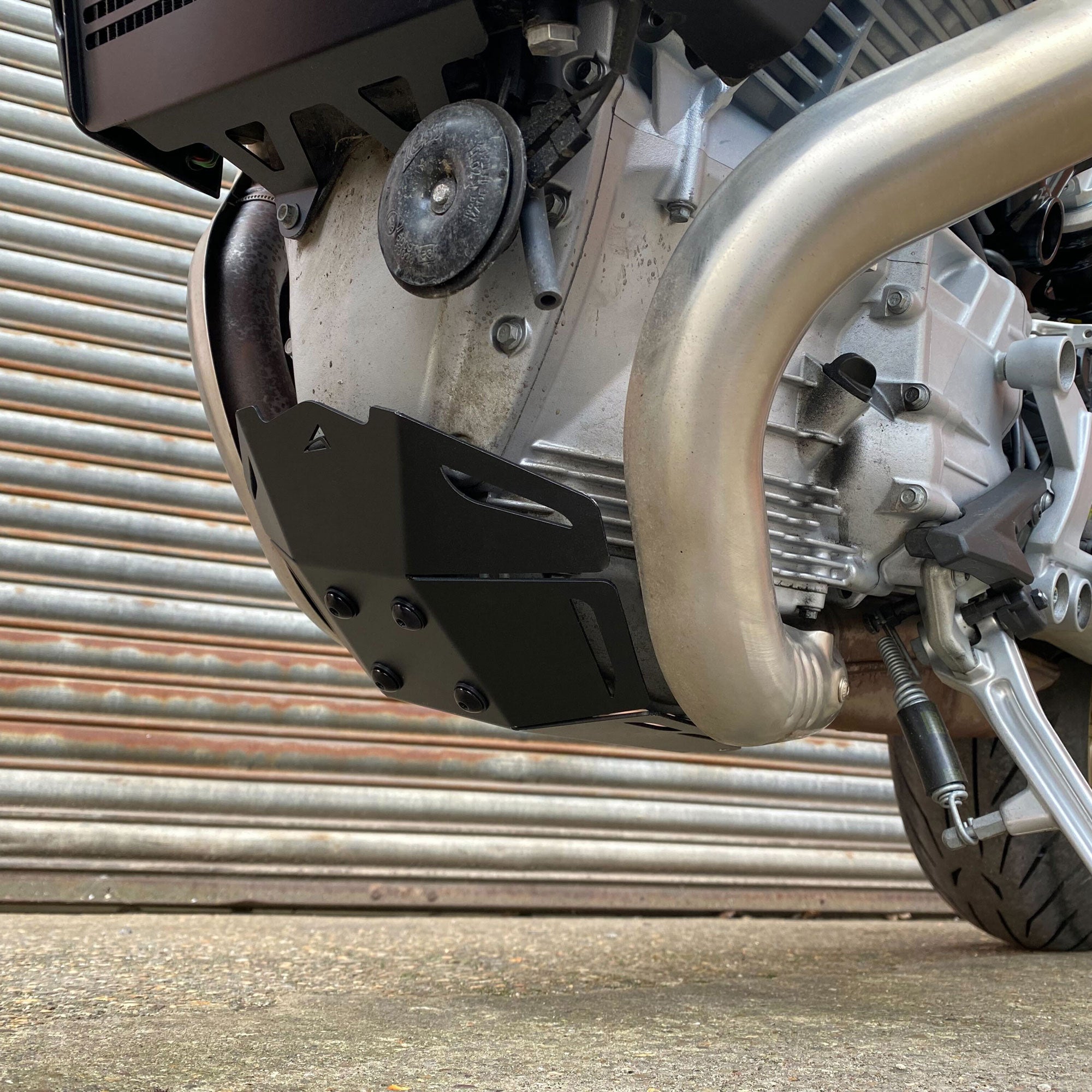 Pyramid Engine Guard | Matte Black | Moto Guzzi V100 Mandello S 2022>Current - Shop name