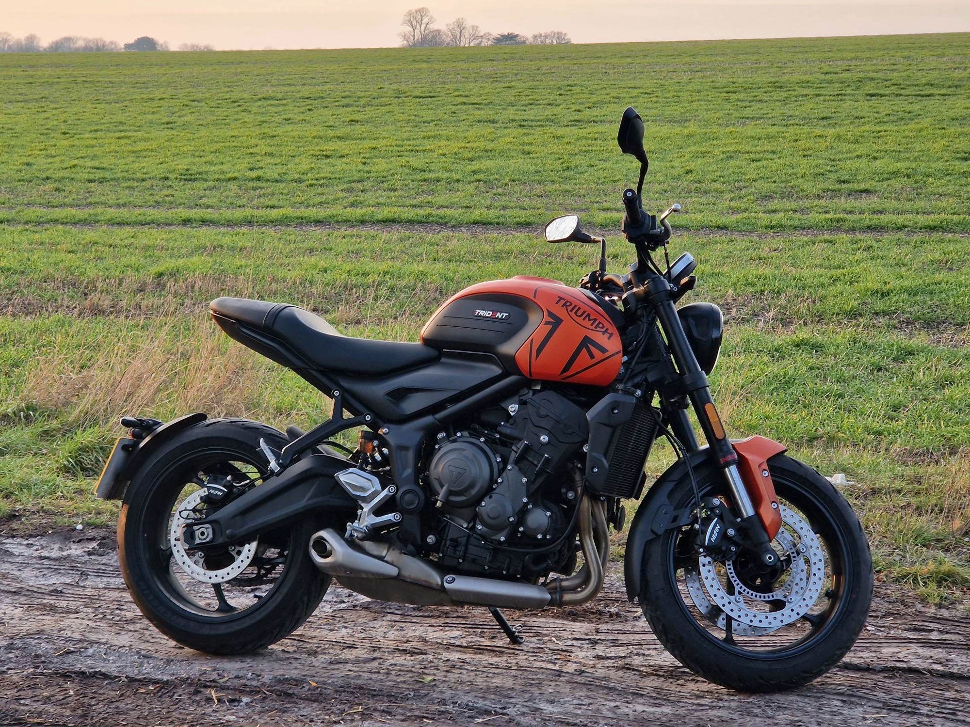 Pyramid Extenda Fenda EXTRA | Matte Black | Triumph Trident 660 2021>Current - Shop name