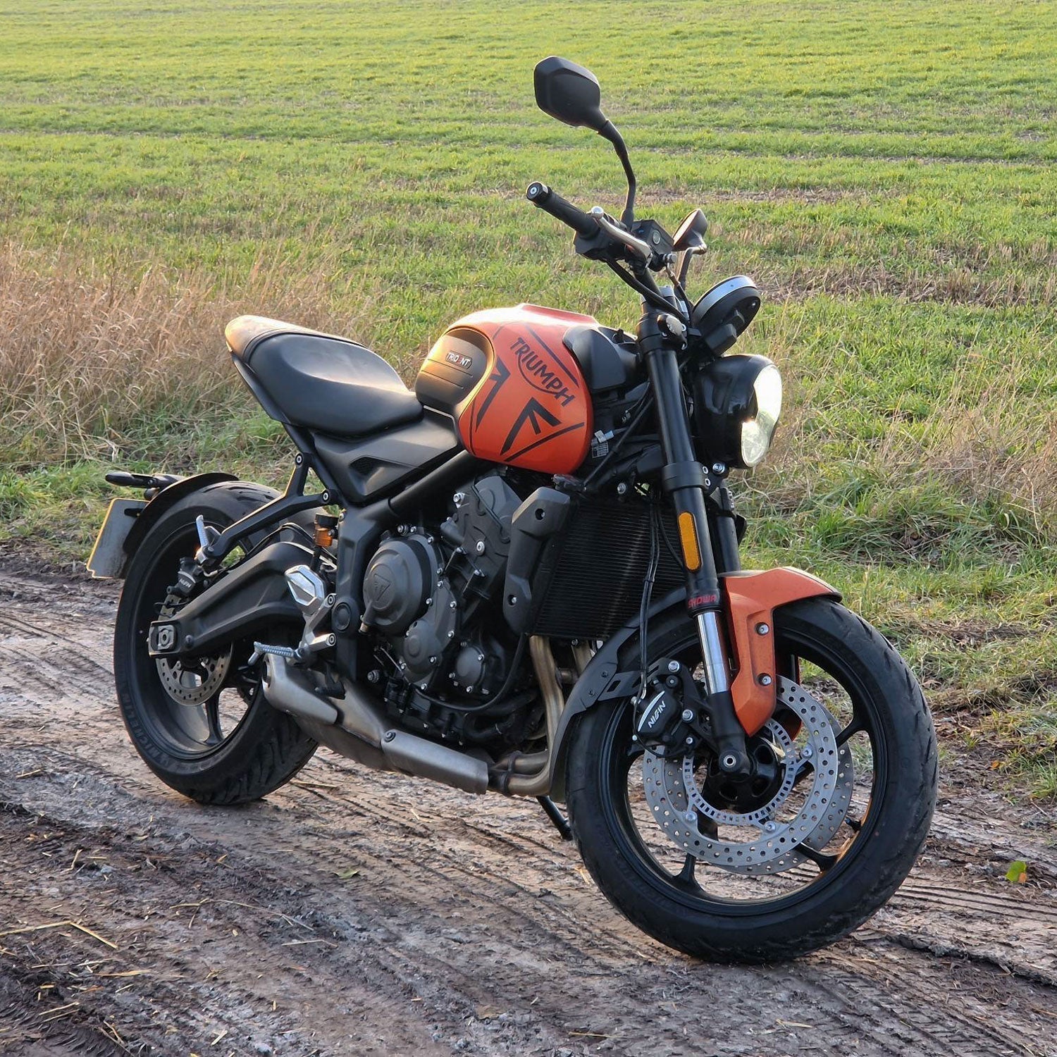 Pyramid Extenda Fenda EXTRA | Matte Black | Triumph Trident 660 2021>Current - Shop name