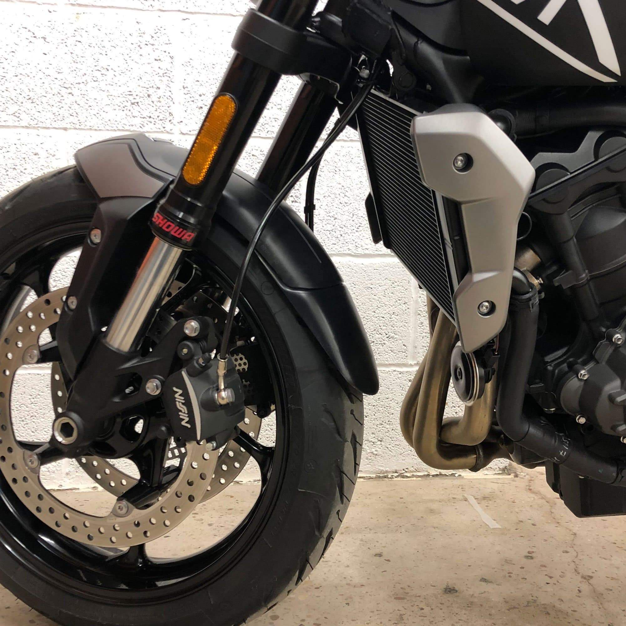 Pyramid Extenda Fenda | Matte Black | Triumph Trident 660 2021>Current - Shop name