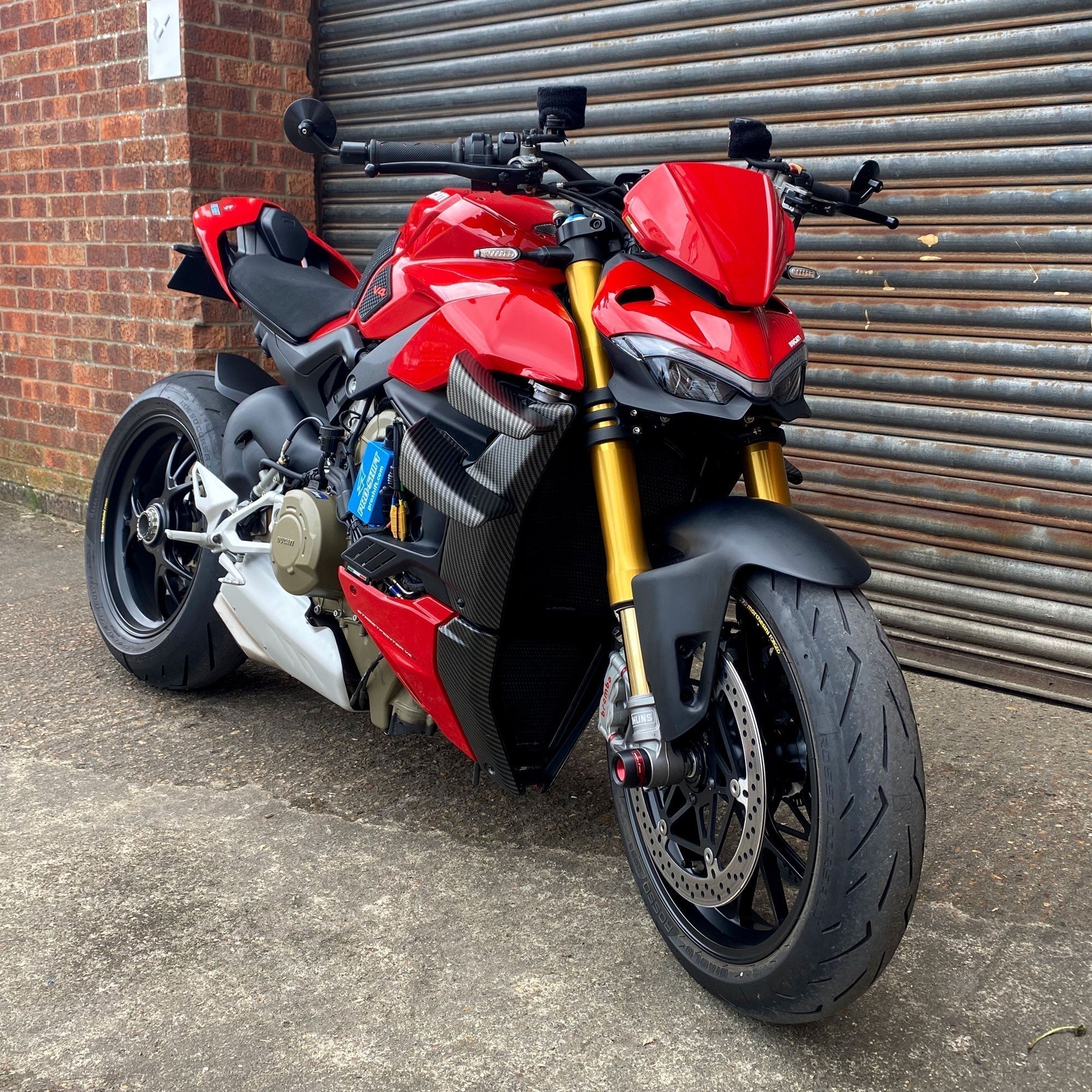 Pyramid Fly Screen | Carbon Look | Ducati Streetfighter V4 S 2020>Current - Shop name