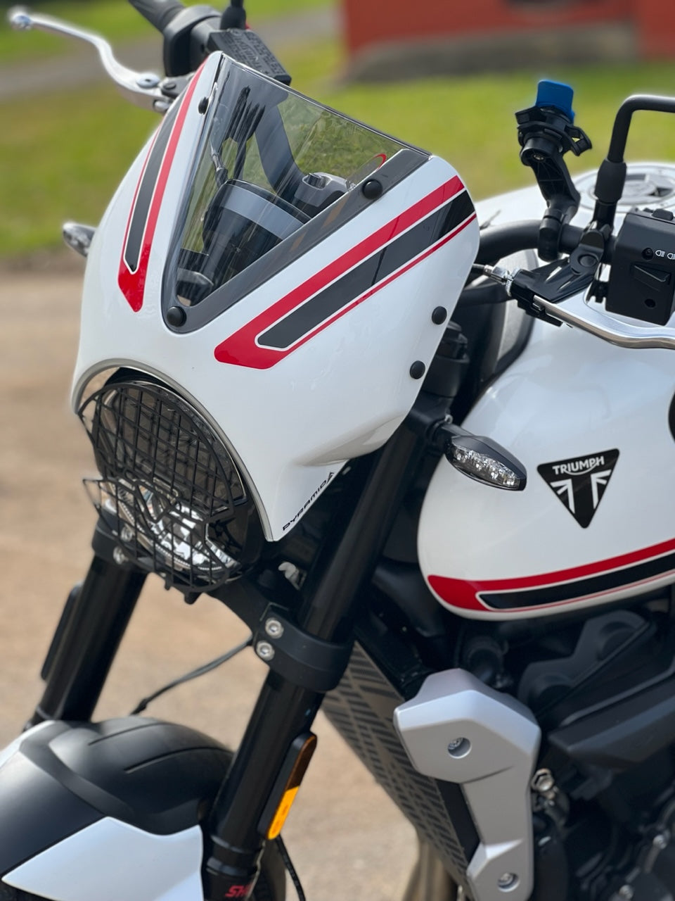 Pyramid Fly Screen | Crystal White | Triumph Trident 660 2021>Current-Screens-Pyramid Motorcycle Accessories