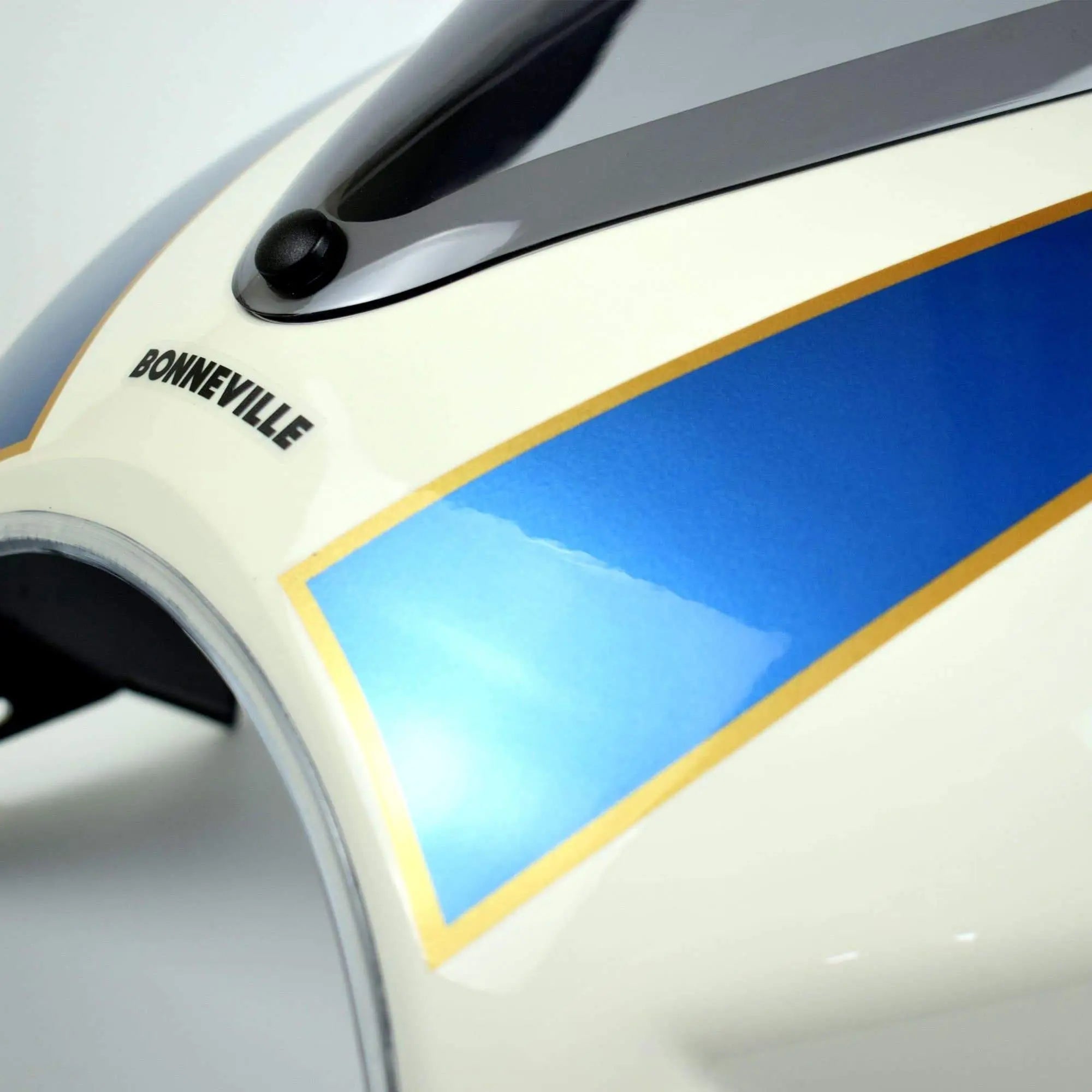 Pyramid Fly Screen | Fusion White & Aegean Blue | Triumph Bonneville T100 2016>Current - Shop name