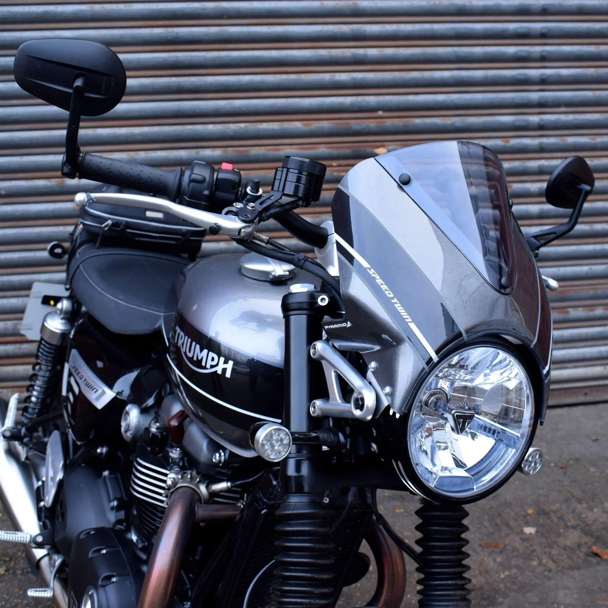 Pyramid Fly Screen | Silver Ice & Storm Grey | Triumph Speed Twin 1200 2019>2024 - Shop name