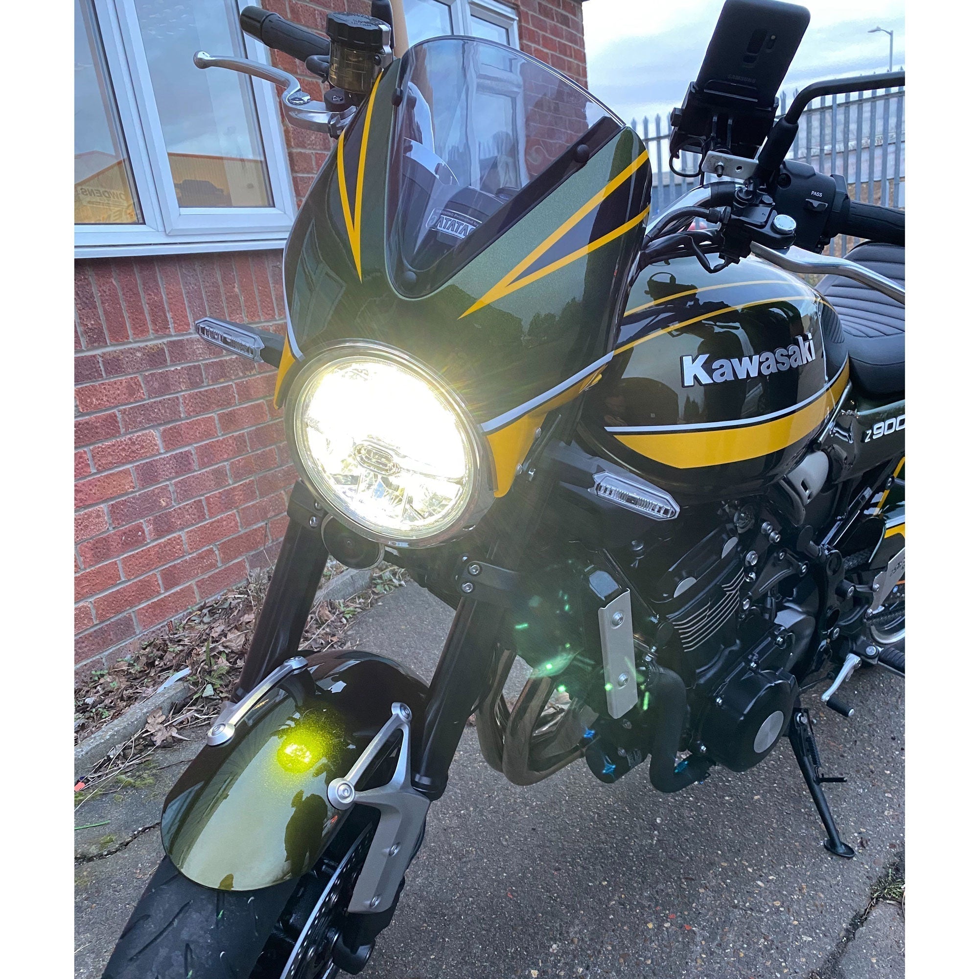 Pyramid Fly Screen | Unpainted | Kawasaki Z 650 RS 2022>Current - Shop name