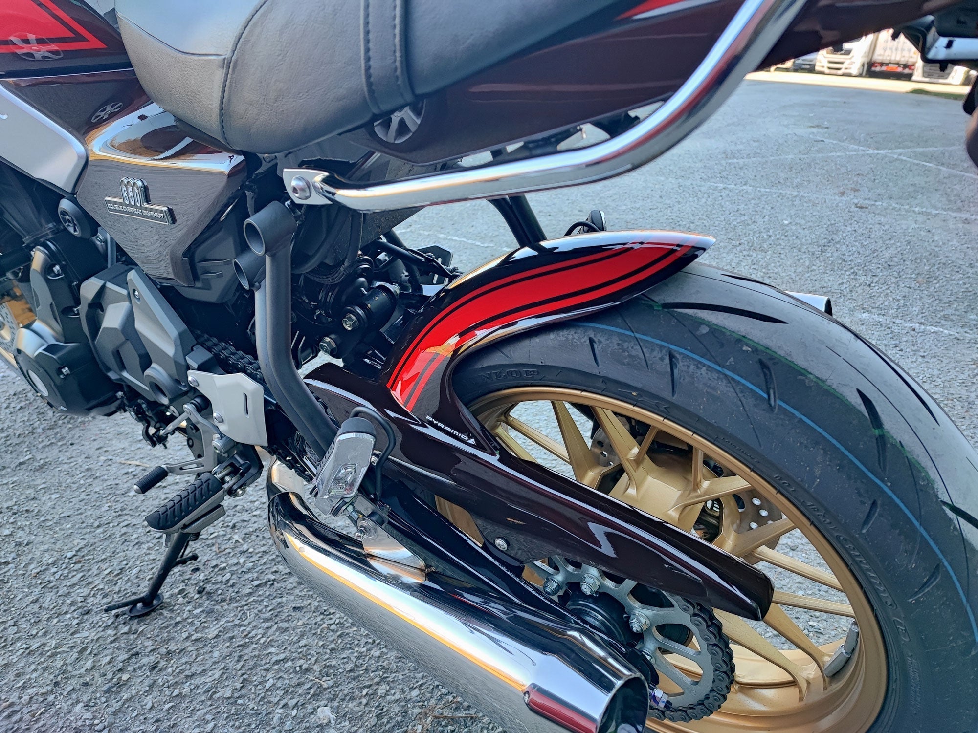 Pyramid Hugger | Candy Diamond Brown | Kawasaki Z 650 RS 2021>Current - Shop name