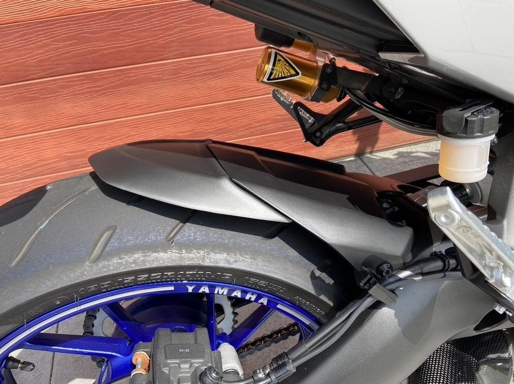 Pyramid Hugger Extension | Matte Black | Yamaha Tracer 900 2015>2017 - Shop name