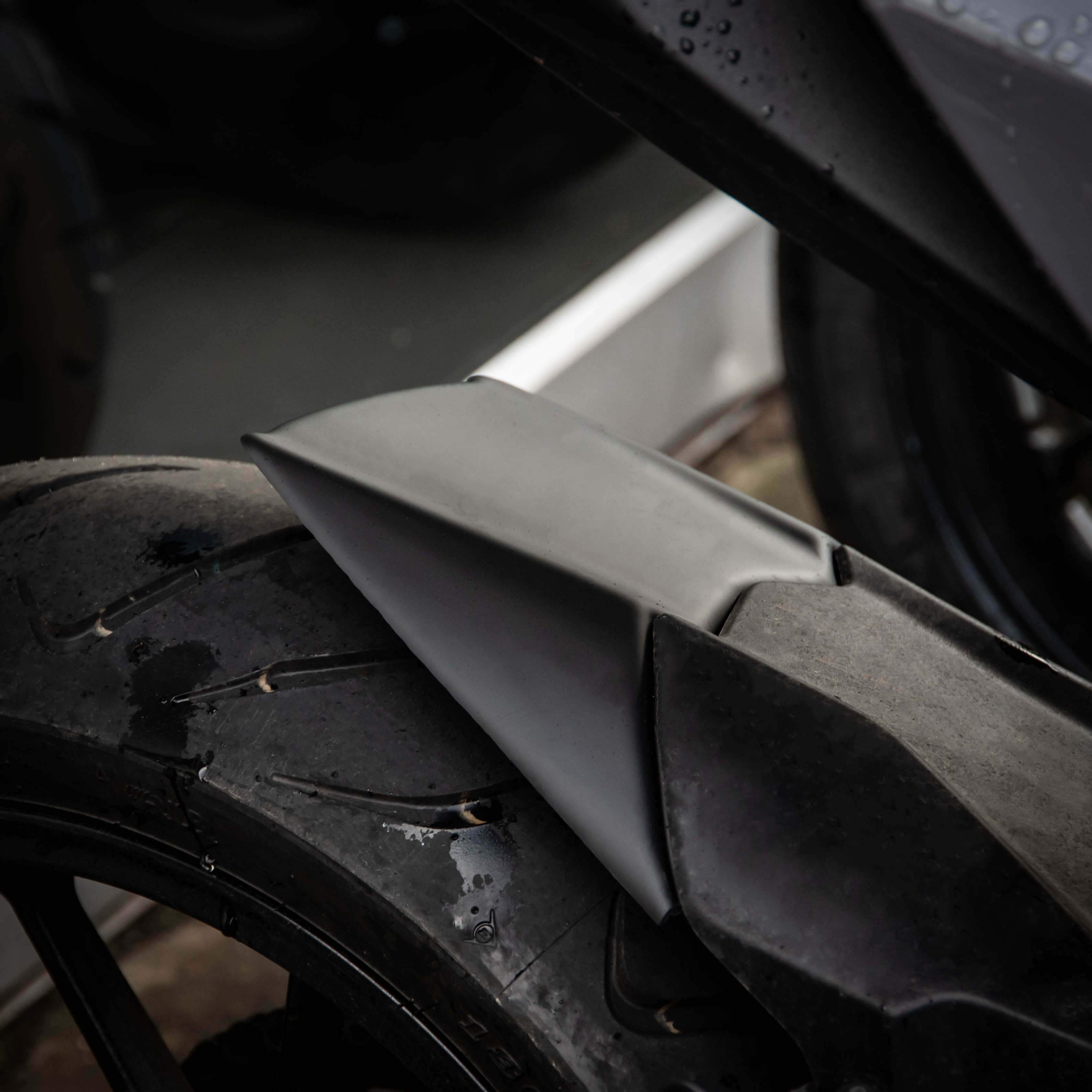 Pyramid Hugger Extension | Matte Black | Yamaha Tracer 900 GT 2018>2020 - Shop name