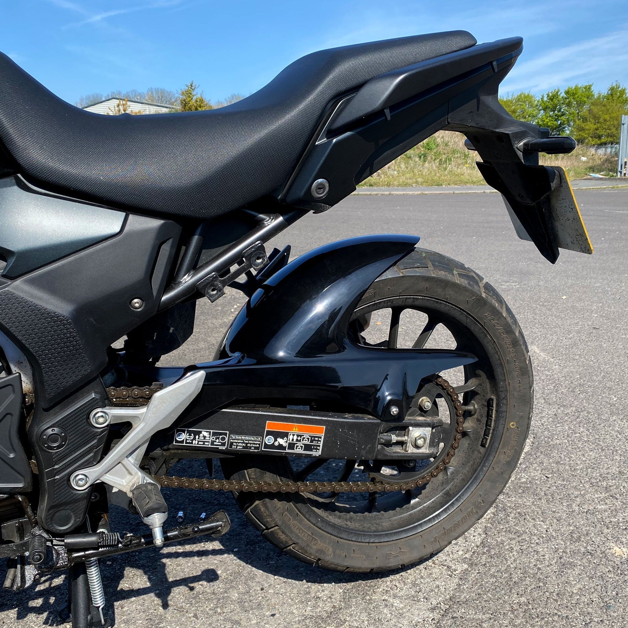 Pyramid Hugger | Gloss Black | Honda CB 500 X 2022>2024 - Shop name
