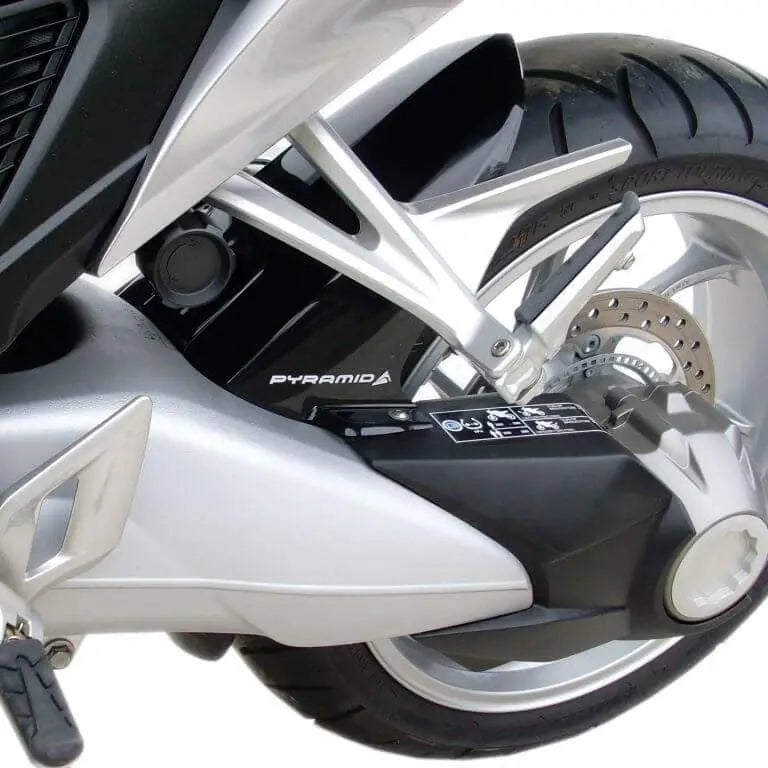 Pyramid Hugger | Gloss Black | Honda VFR 1200 F 2010>2017 - Shop name
