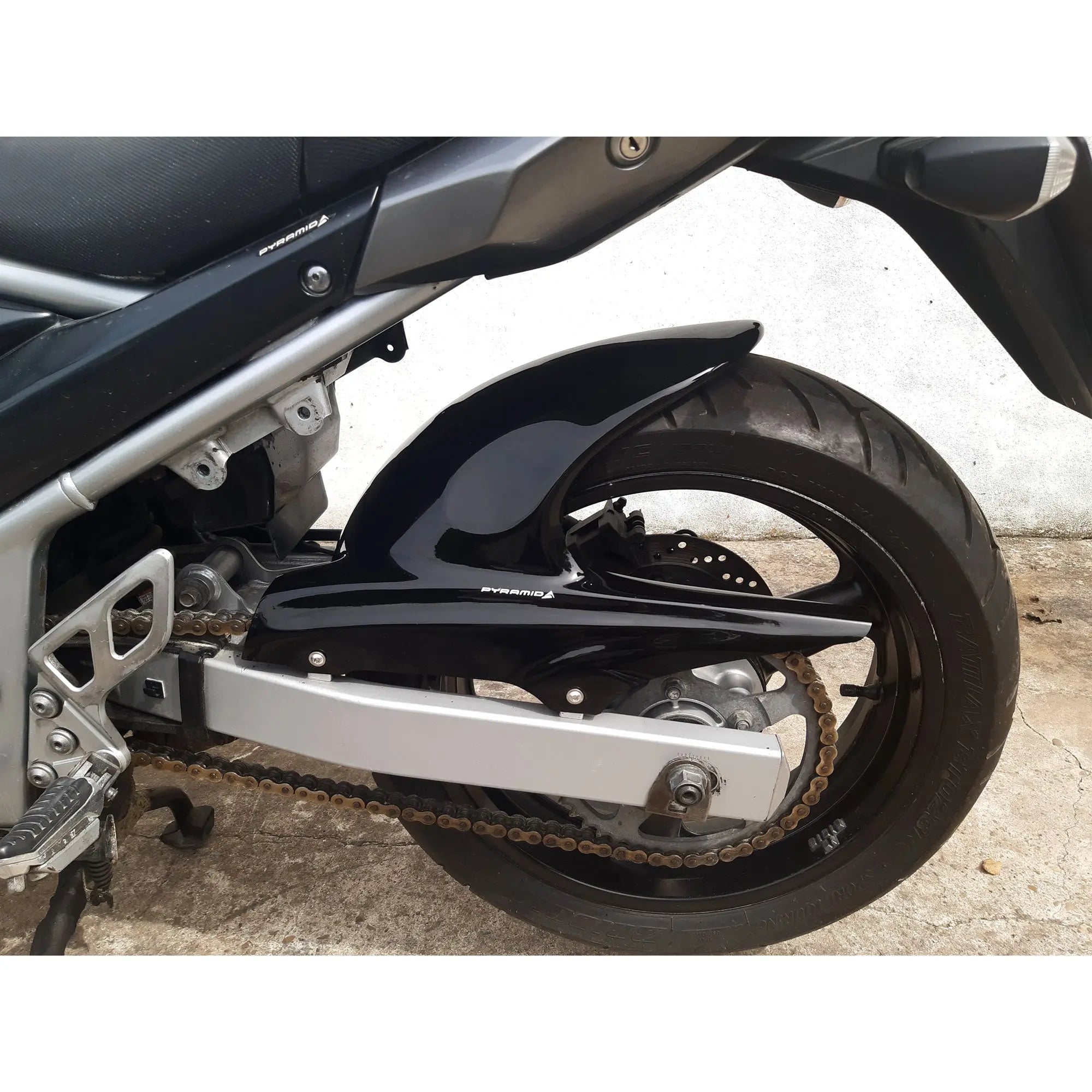 Pyramid Hugger | Gloss Black | Suzuki GSF 650 S Bandit 2007>2014 - Shop name