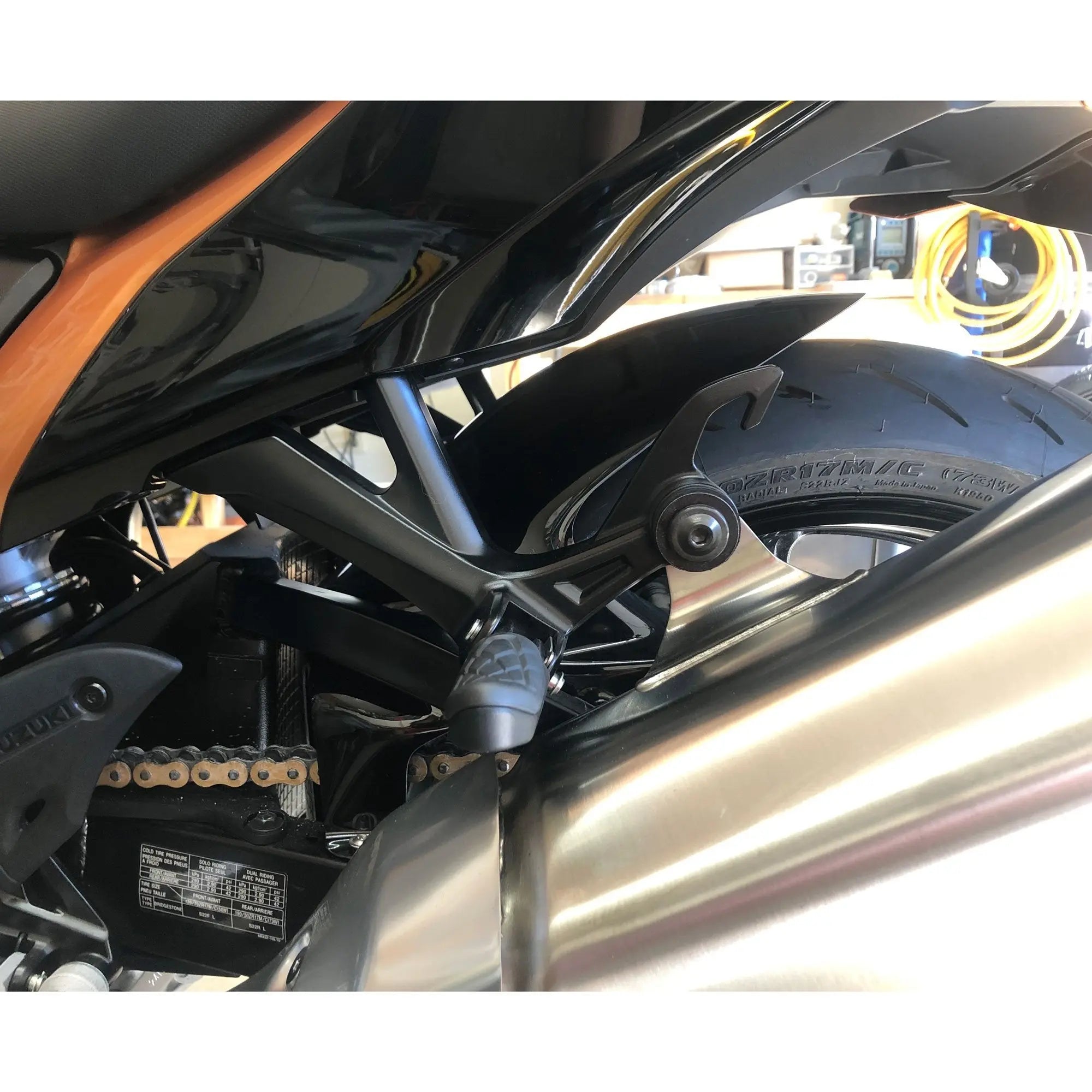 Pyramid Hugger | Gloss Black | Suzuki Hayabusa GSX1300R 2008>Current - Shop name