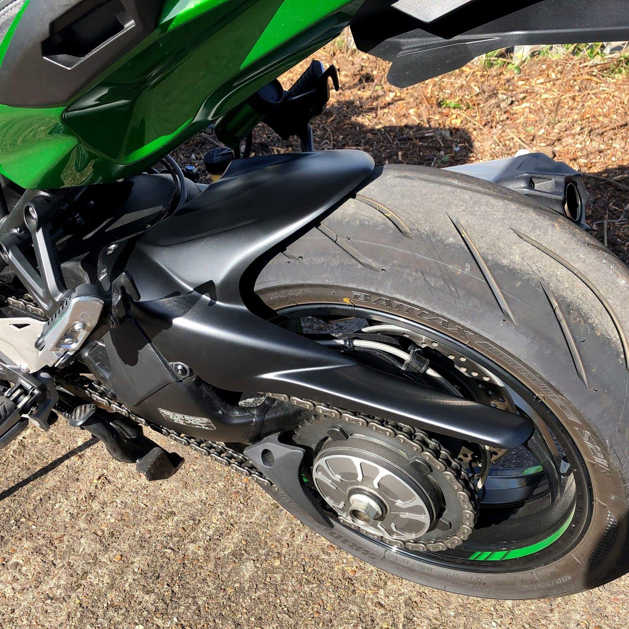 Pyramid Hugger | Matte Black | Kawasaki Ninja H2 SX 2018>Current - Shop name