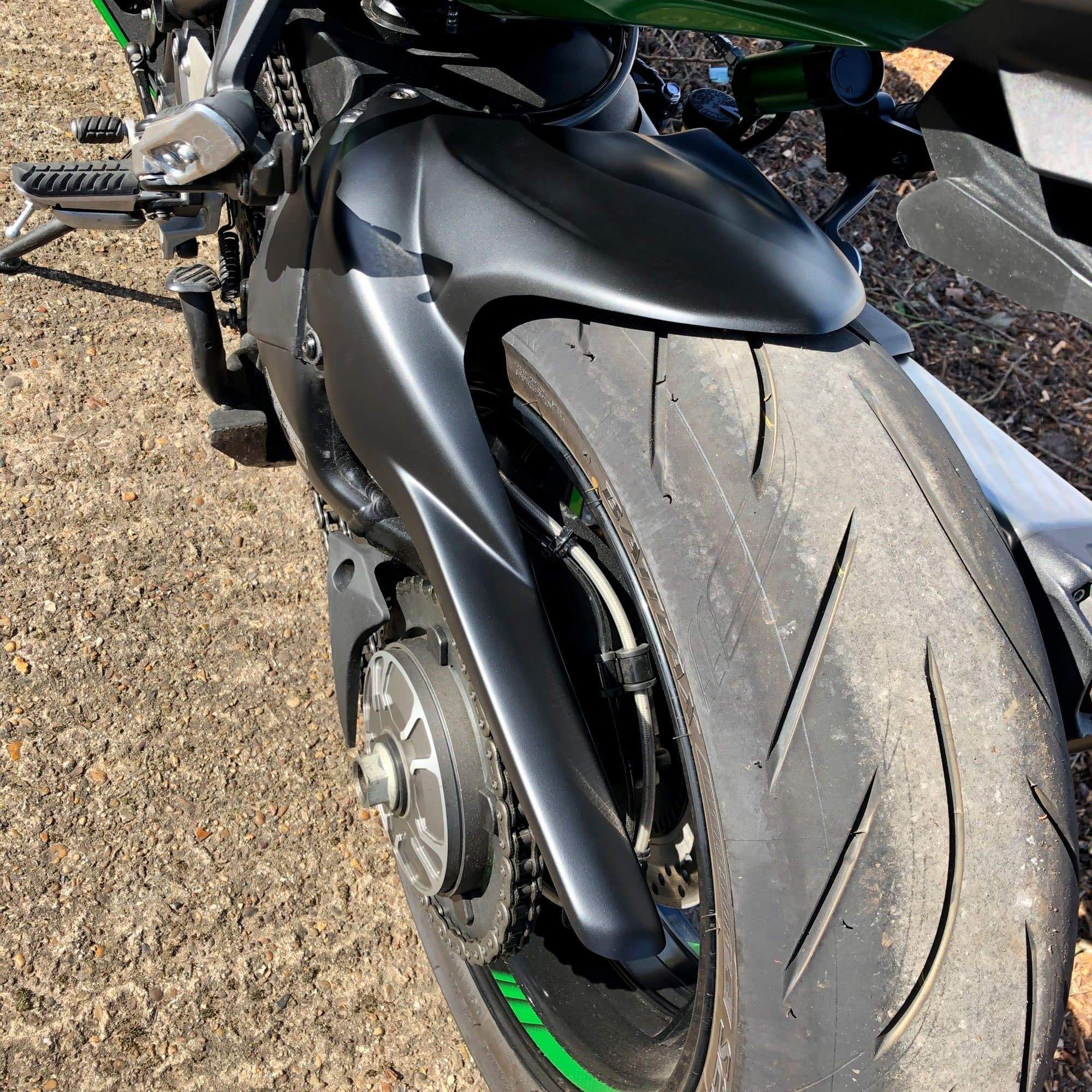 Pyramid Hugger | Matte Black | Kawasaki Ninja H2 SX 2018>Current - Shop name