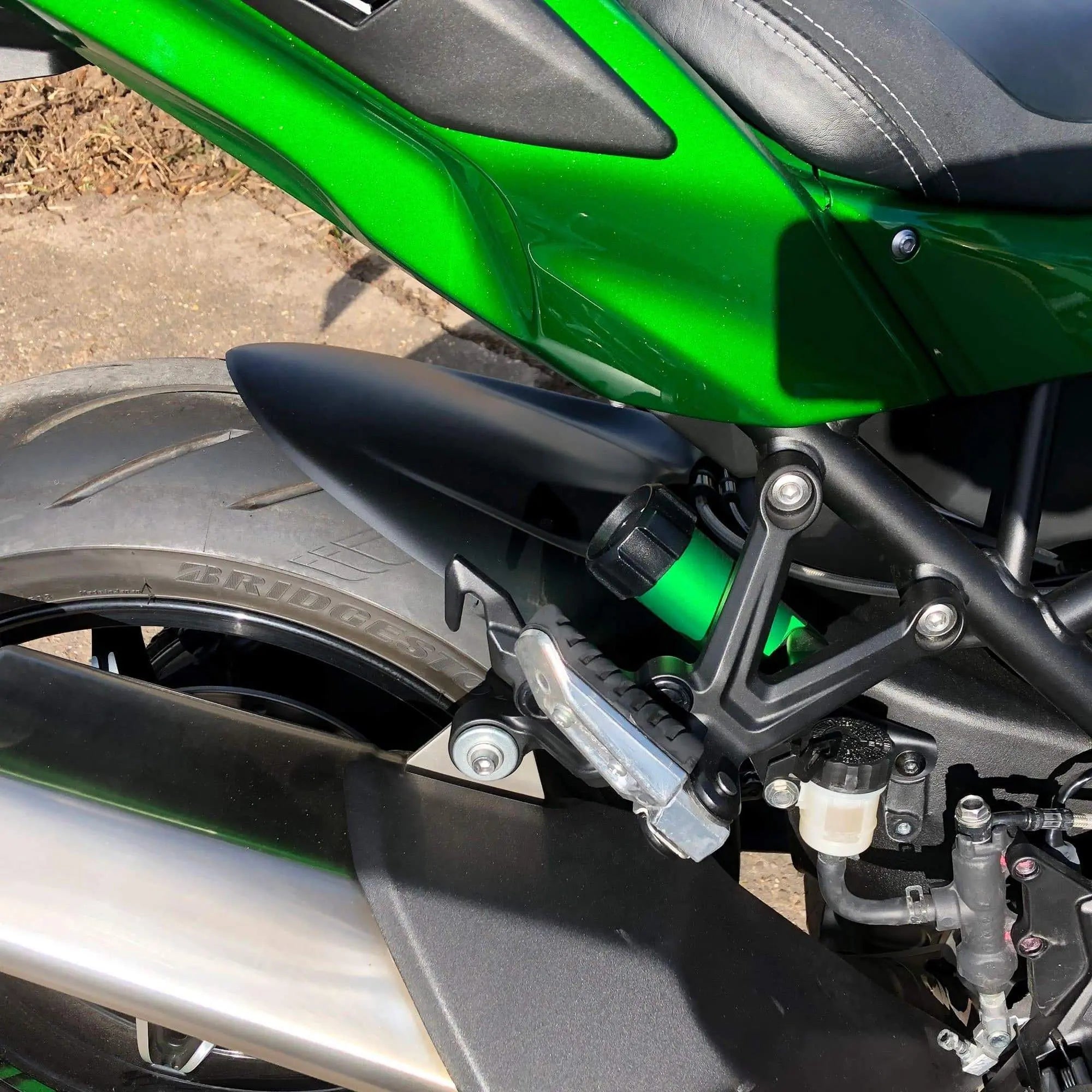 Pyramid Hugger | Matte Black | Kawasaki Ninja H2 SX 2018>Current - Shop name
