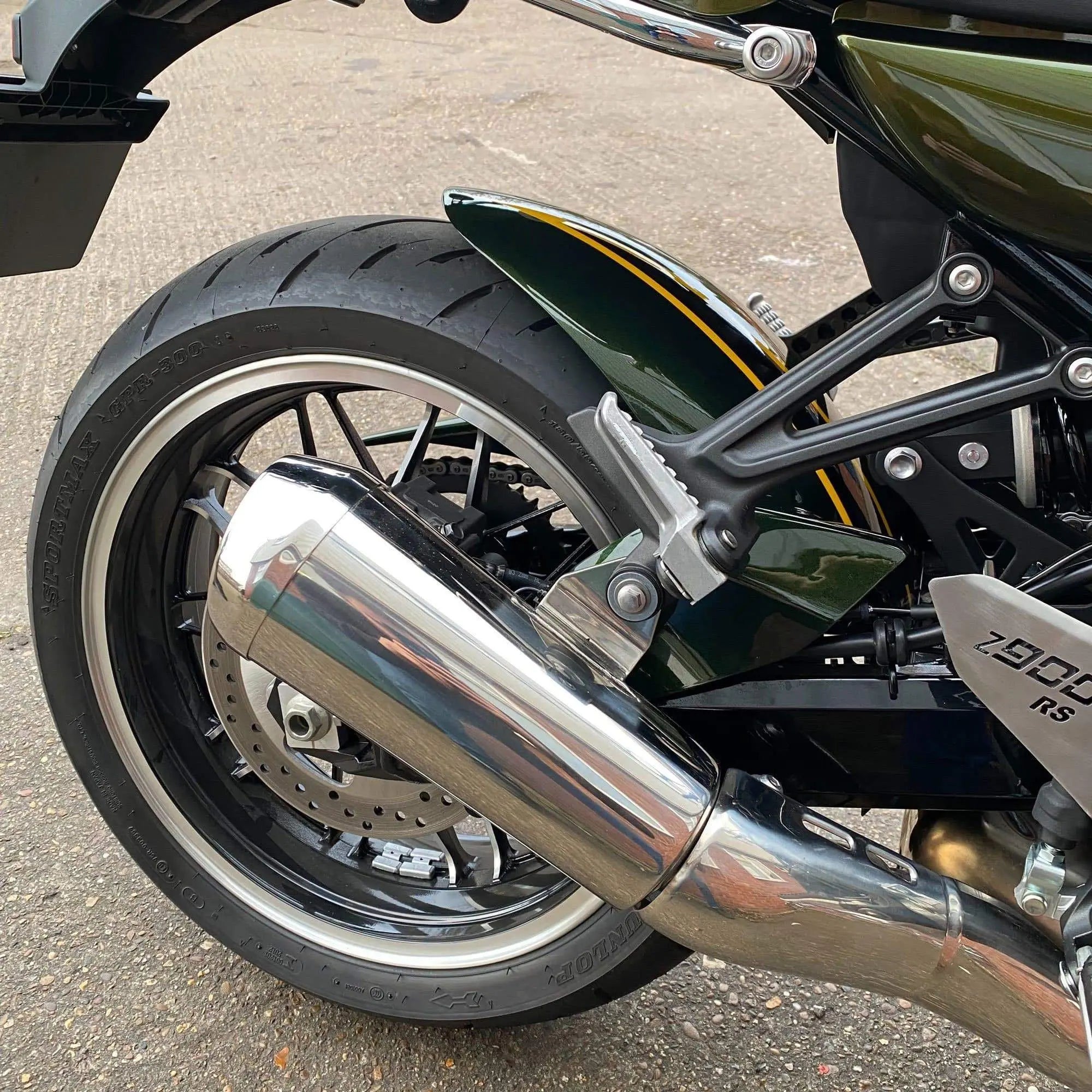 Pyramid Hugger | Matte Black | Kawasaki Z 900 RS 2017>Current - Shop name