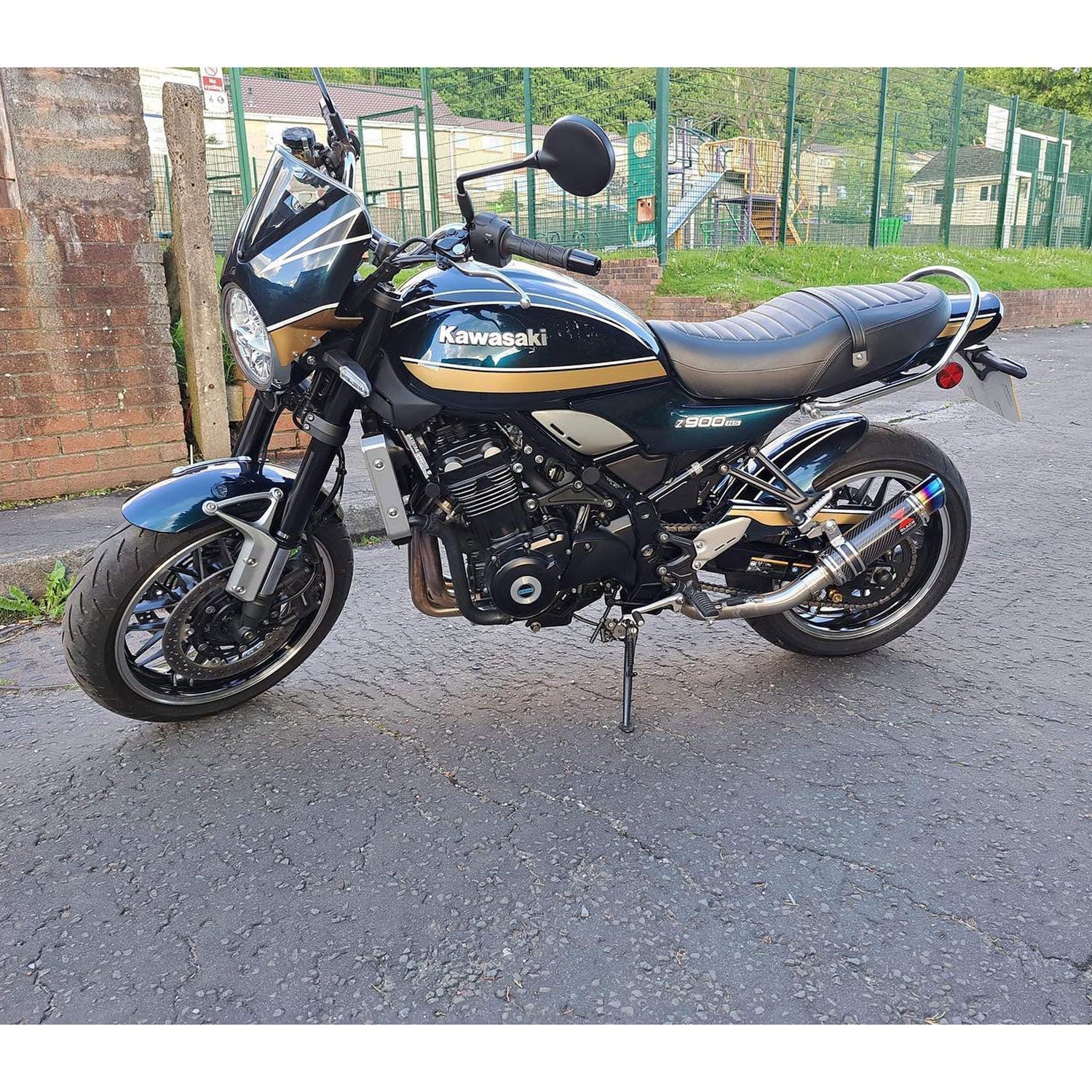 Pyramid Hugger | Metallic Blue/Gold (Candytone Blue/Gold) | Kawasaki Z 900 RS 2022>Current-Huggers-Pyramid Motorcycle Accessories