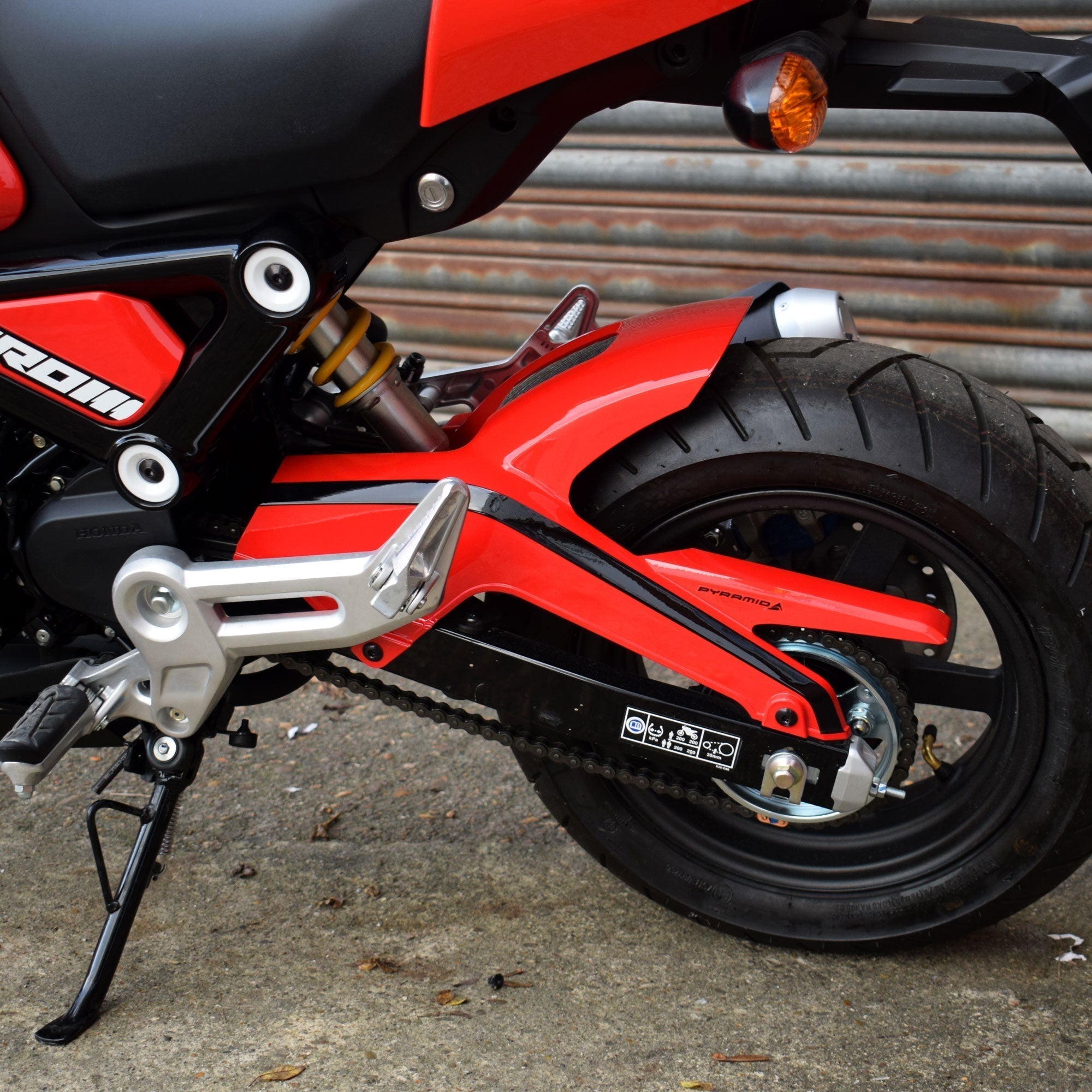 Pyramid Hugger | Queen Bee Yellow & Gloss Black | Honda MSX 125 2021>Current - Shop name