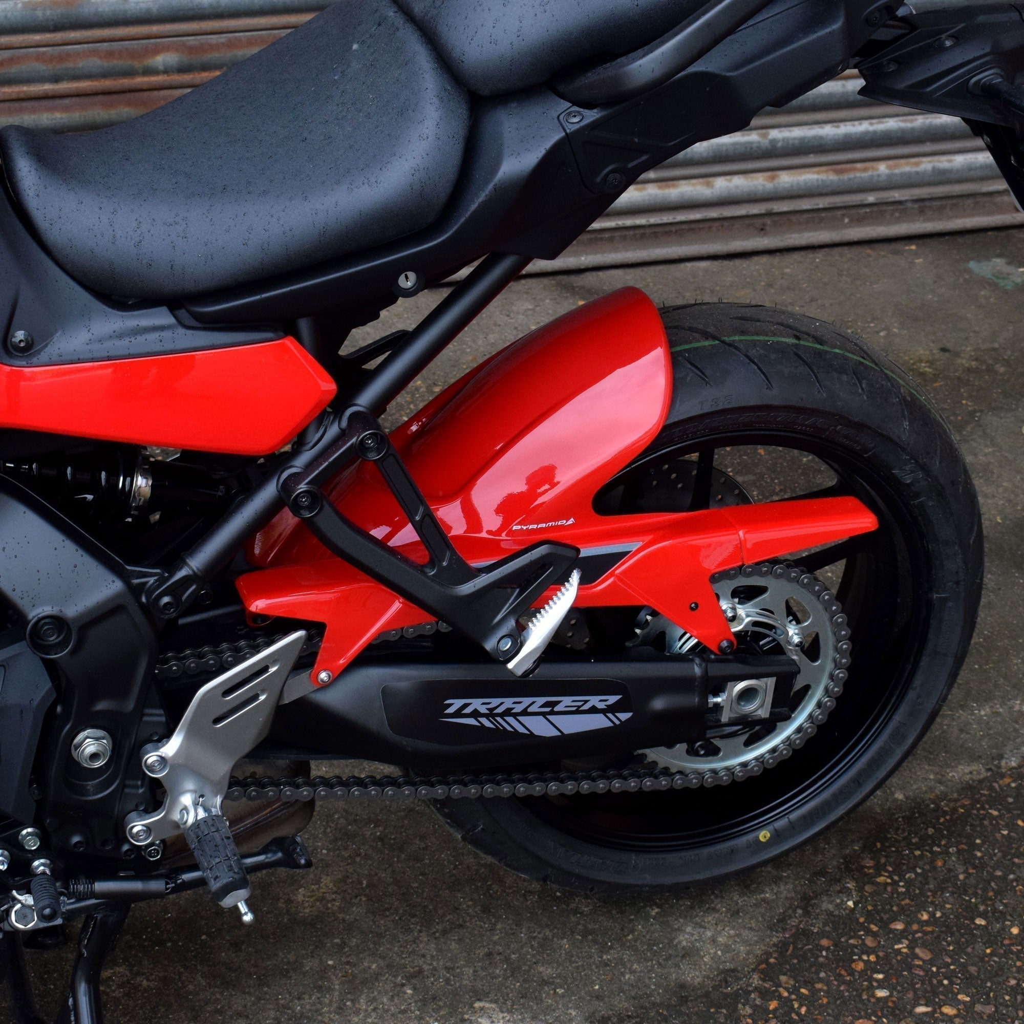 Pyramid Hugger | Redline Scheme | Yamaha Tracer 9 GT 2021>Current - Shop name