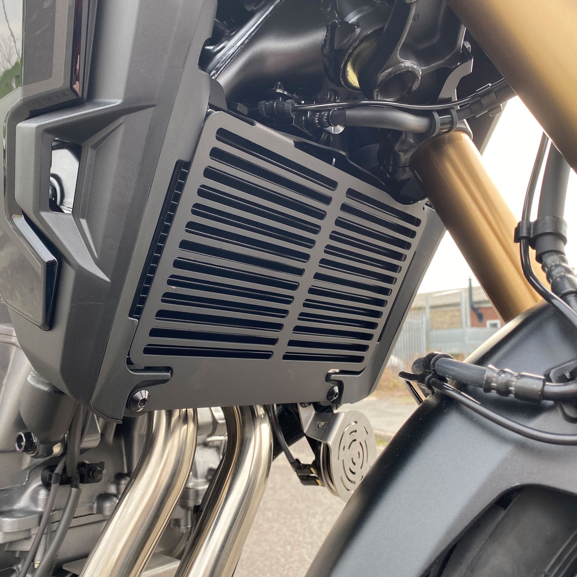 Pyramid Radiator Guard | Matte Black | Honda CB 500 X 2022>2024 - Pyramid Motorcycle Accessories