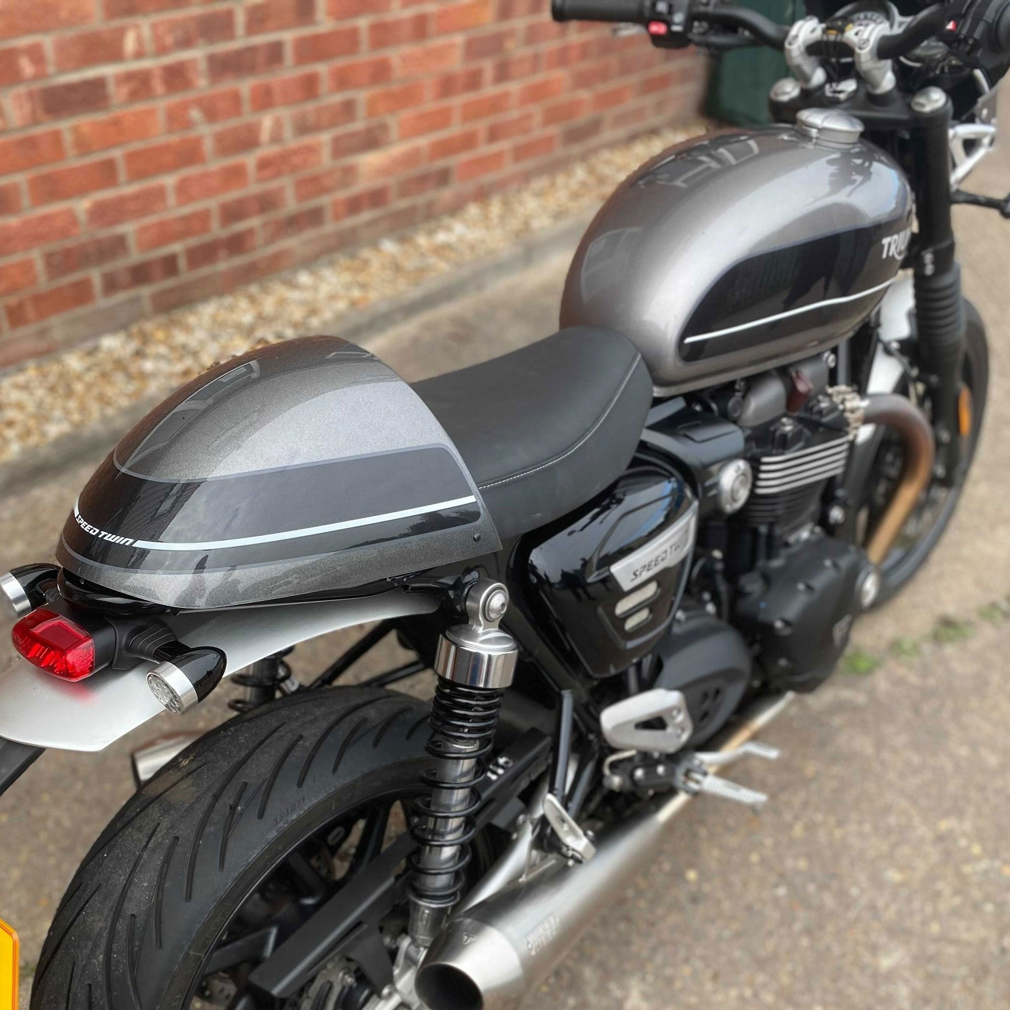 Pyramid Seat Cowl | Silver Ice & Storm Grey | Triumph Speed Twin 1200 2019>2024 - Shop name