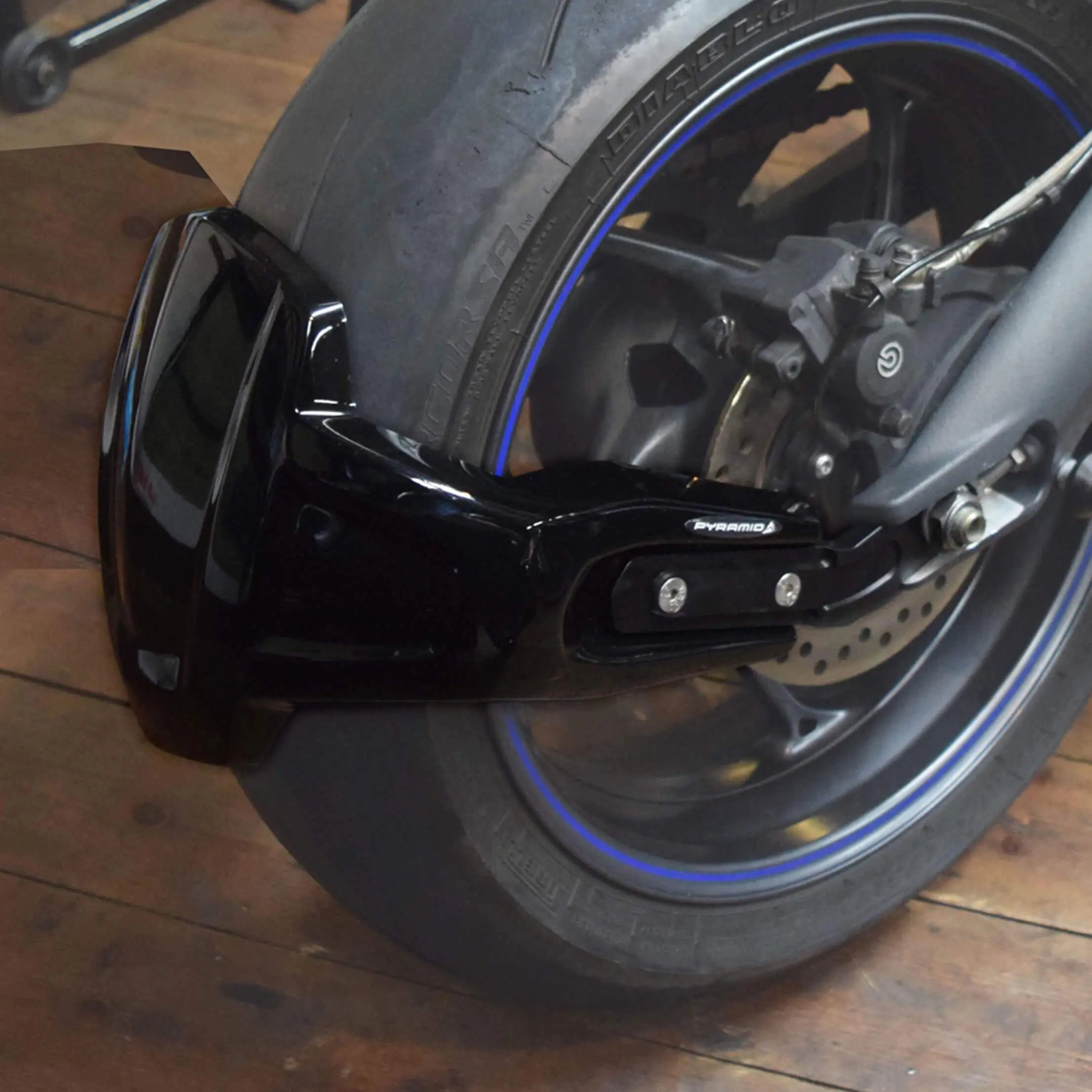 Pyramid Spray Guard | Gloss Black | Triumph Street Triple 675 R 2013>2017 - Shop name