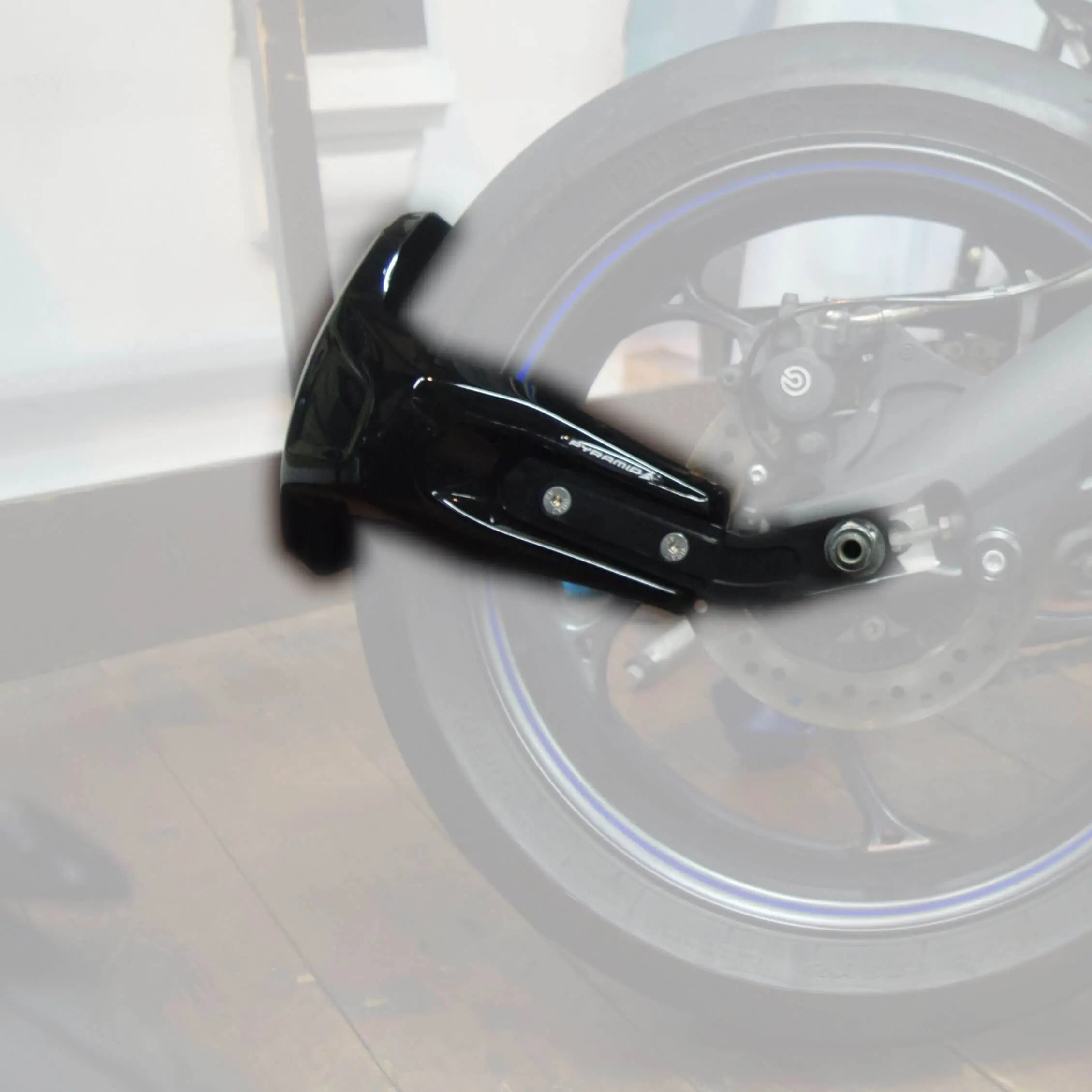 Pyramid Spray Guard | Gloss Black | Triumph Street Triple 675 R 2013>2017 - Shop name