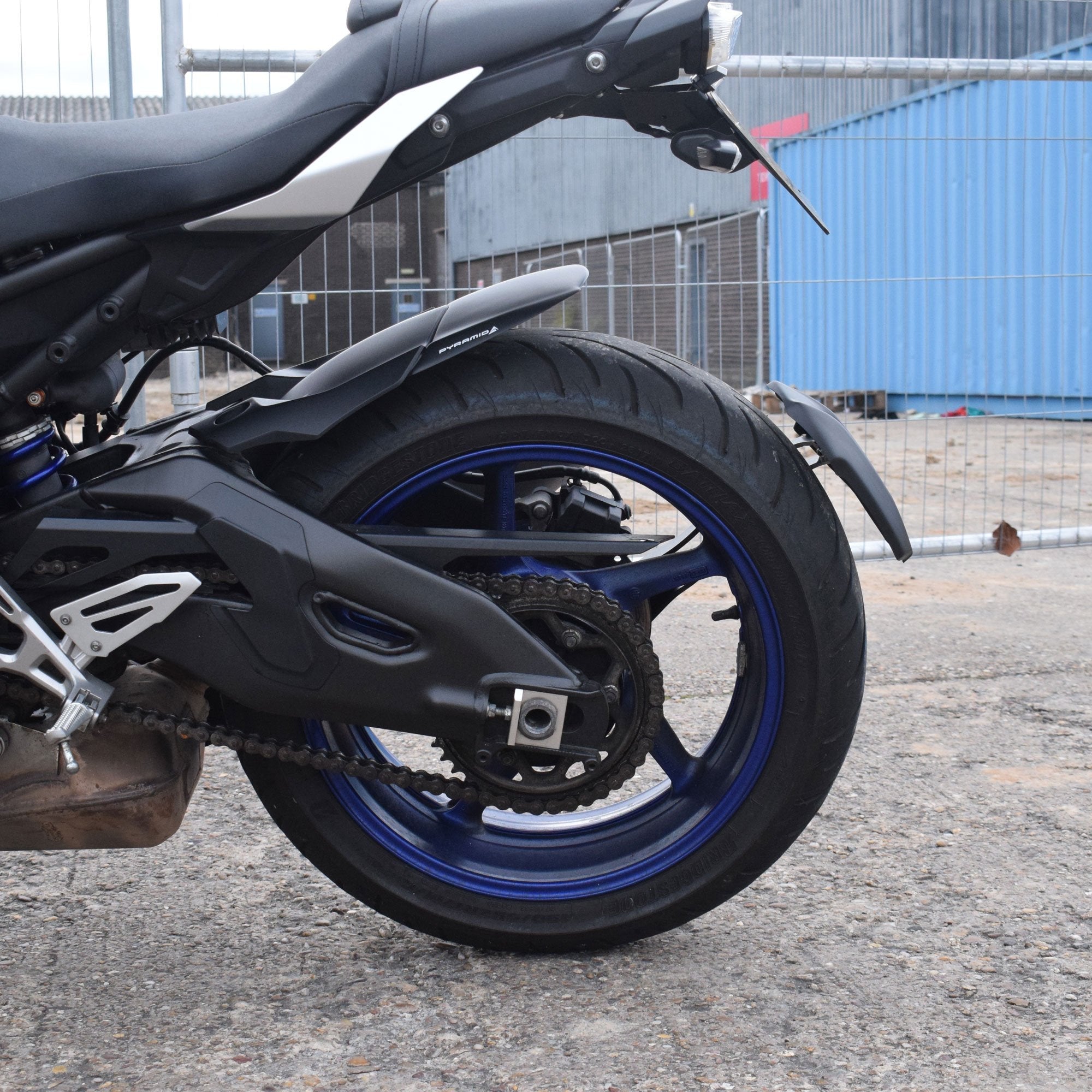 Pyramid Spray Guard | Matte Black | Yamaha MT-10 2016>Current-Spray Guards-Pyramid Motorcycle Accessories