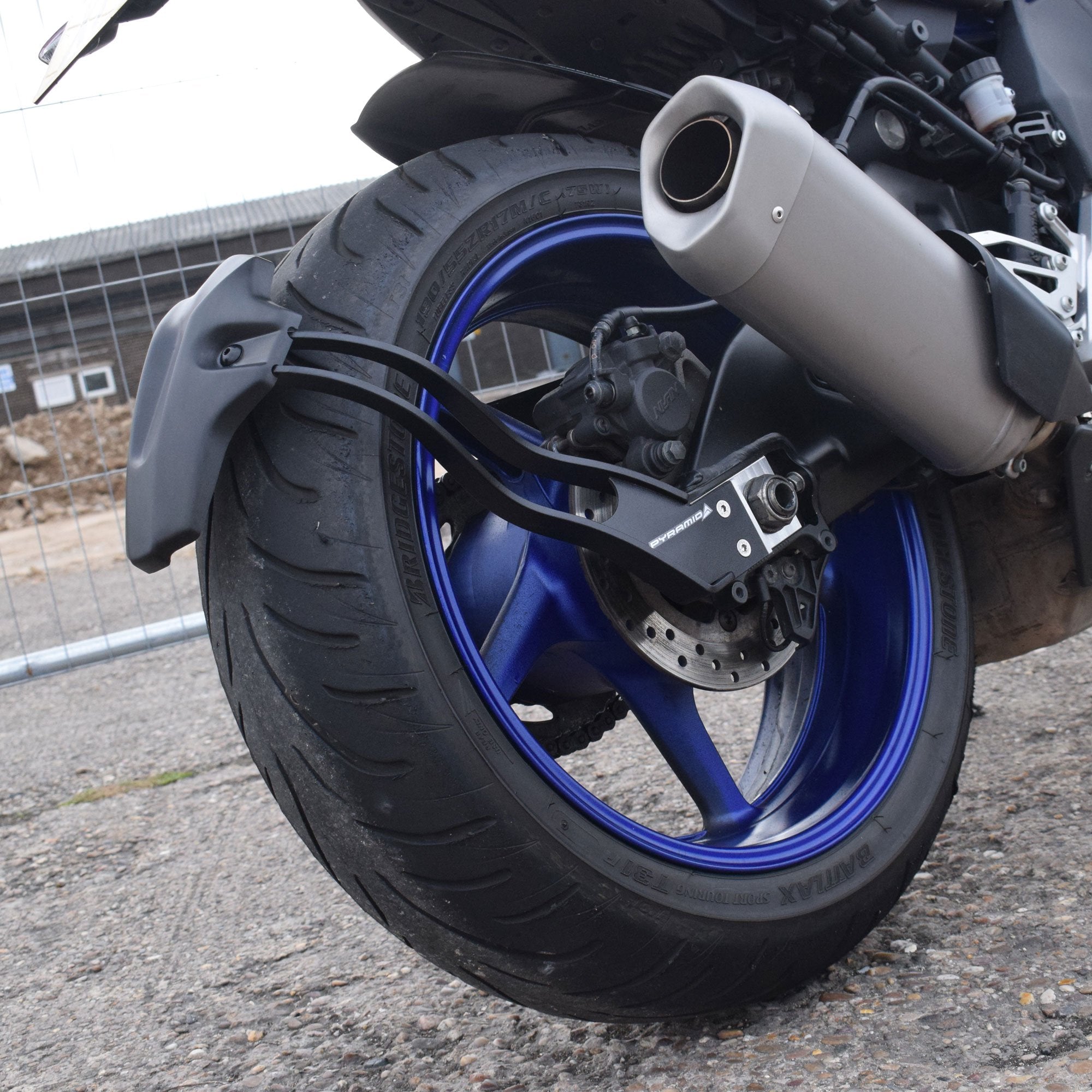 Pyramid Spray Guard | Matte Black | Yamaha YZF-R1 2015>Current - Pyramid Motorcycle Accessories