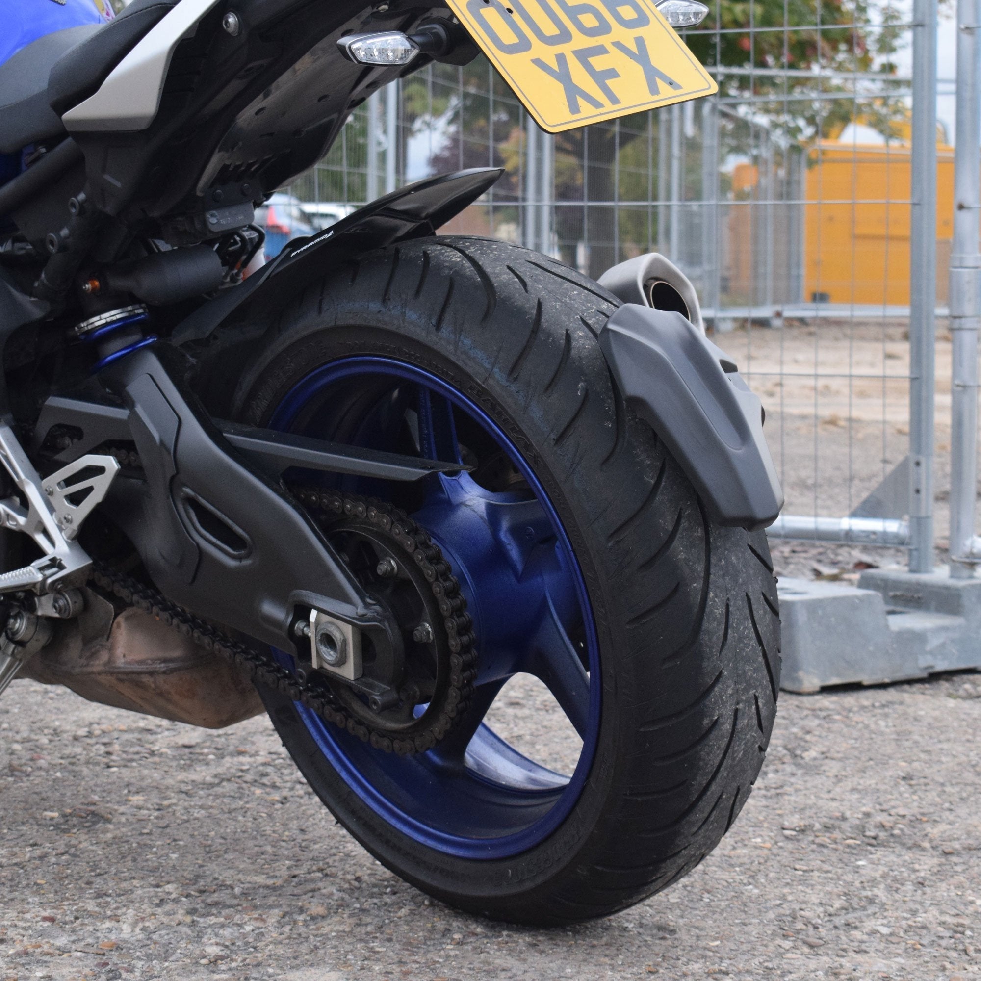 Pyramid Spray Guard | Matte Black | Yamaha YZF-R1 2015>Current - Pyramid Motorcycle Accessories