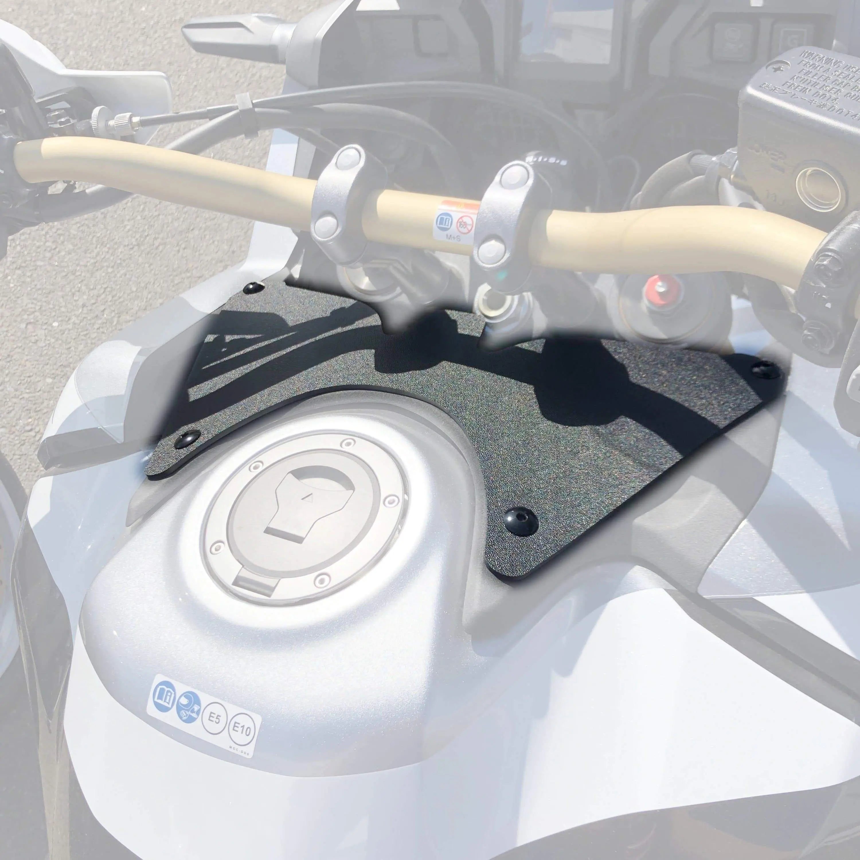 Pyramid Wind Deflector | Carbon Look | Honda CRF 1000 L Africa Twin Adventure Sports 2018>2019 - Shop name