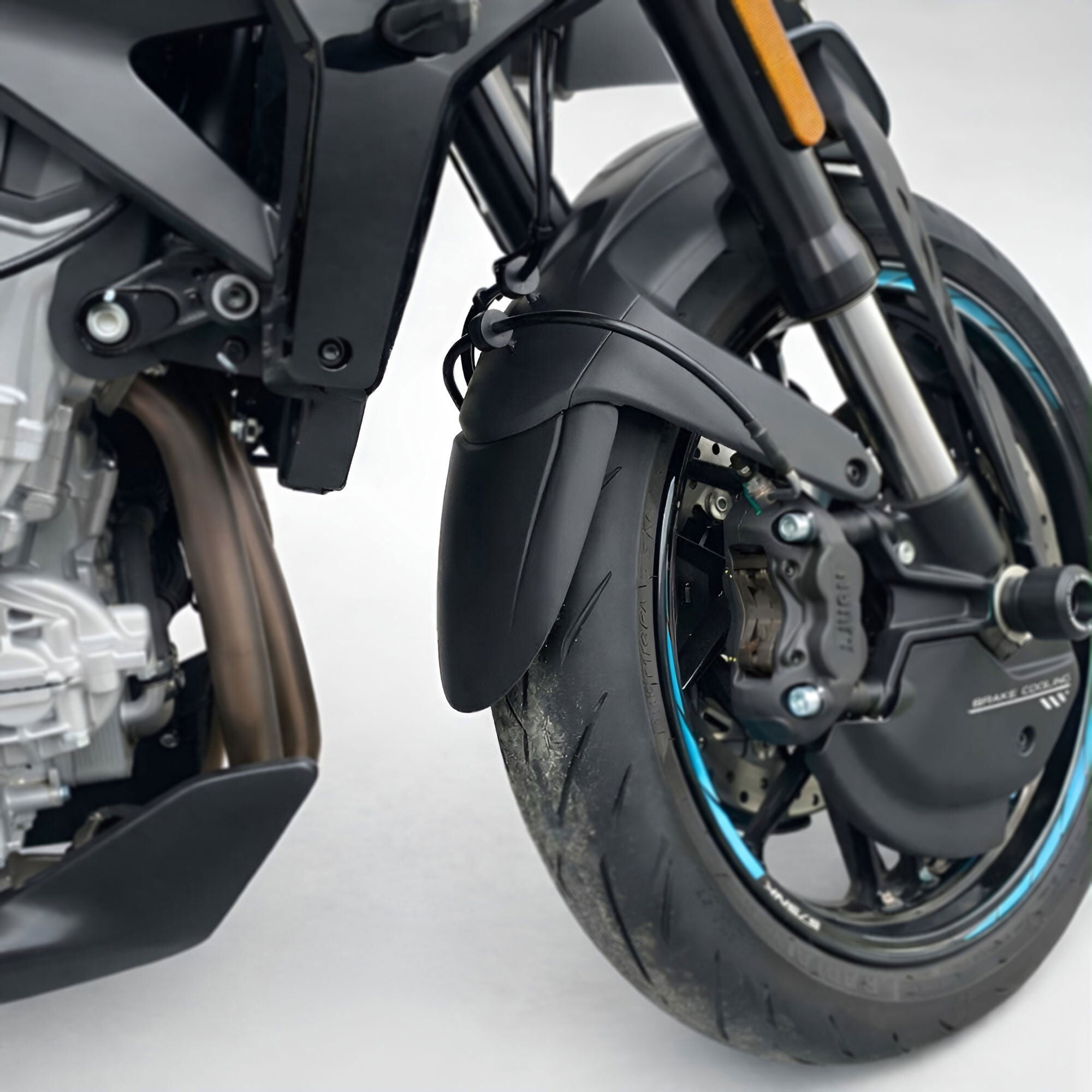 Pyramid Extenda Fenda | Matte Black | CFMOTO 675NK 2025>Current -   Pyramid Motorcycle Accessories
