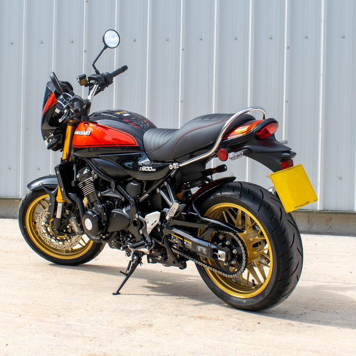 Pyramid Hugger | Metallic Spark Black/Orange | Kawasaki Z 900 RS SE 2026>Current -   Pyramid Motorcycle Accessories