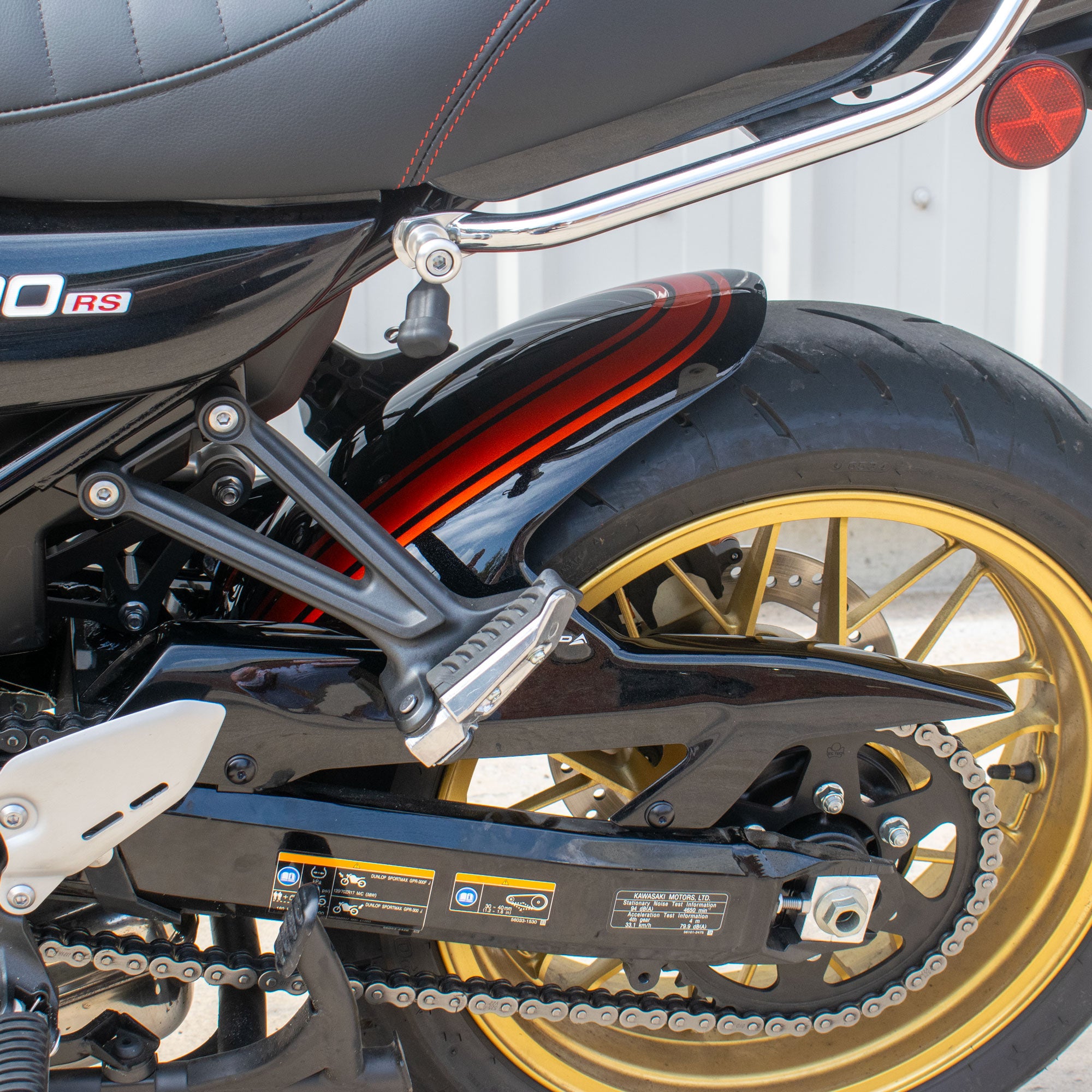Pyramid Hugger | Metallic Spark Black/Orange | Kawasaki Z 900 RS SE 2026>Current -   Pyramid Motorcycle Accessories