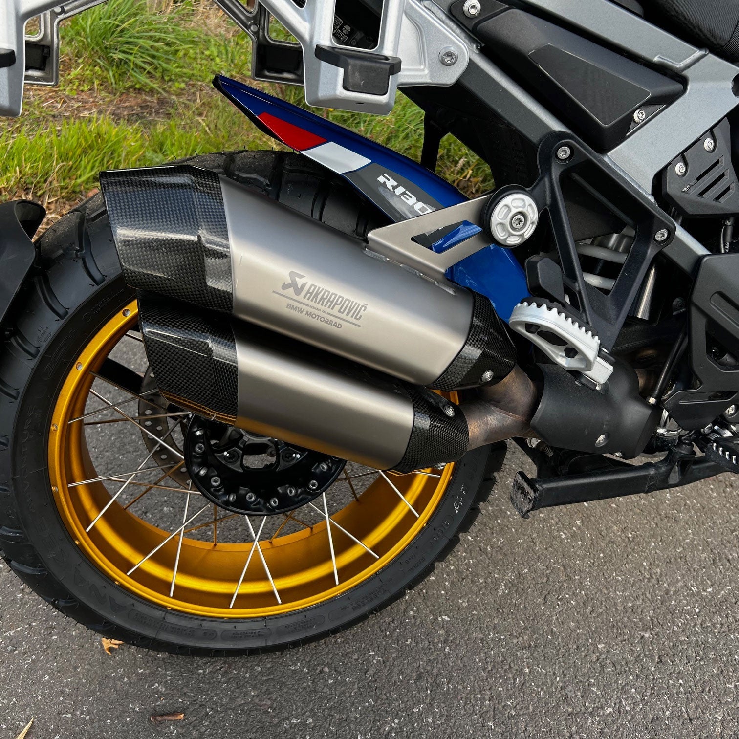 Pyramid Hugger | Trophy Blue | BMW R 1300 GS 2023>Current -  Shop name