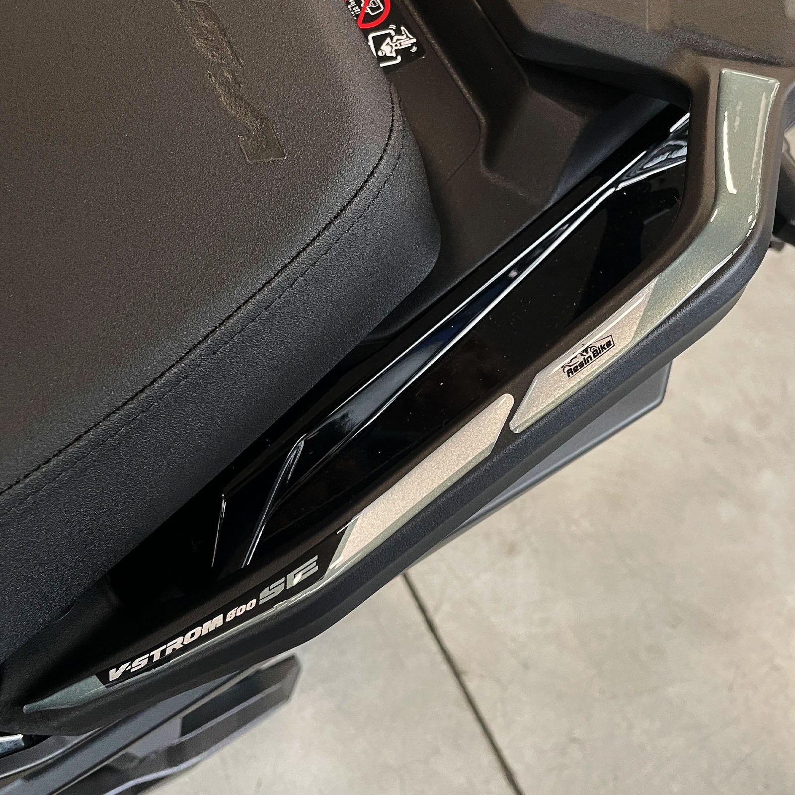 Resin Bike 3D Motorcycle Stickers - Full Kit | Suzuki V-Strom 800SE 2023>2024 RB-1000695700000 -   Pyramid Motorcycle Accessories