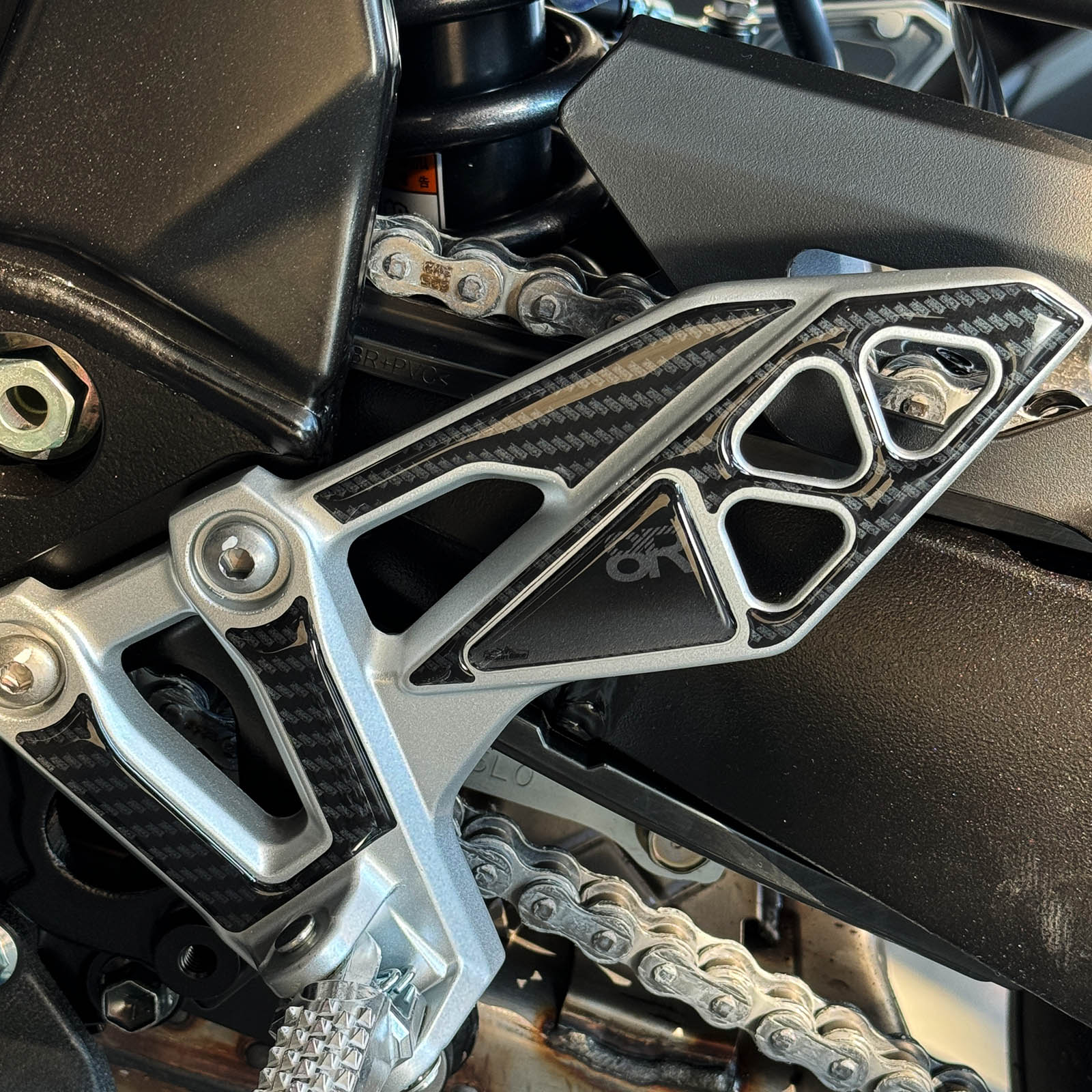 Resin Bike 3D Motorcycle Stickers - Heel Pads | Suzuki GSX-8R 2024>2026 -   Pyramid Motorcycle Accessories