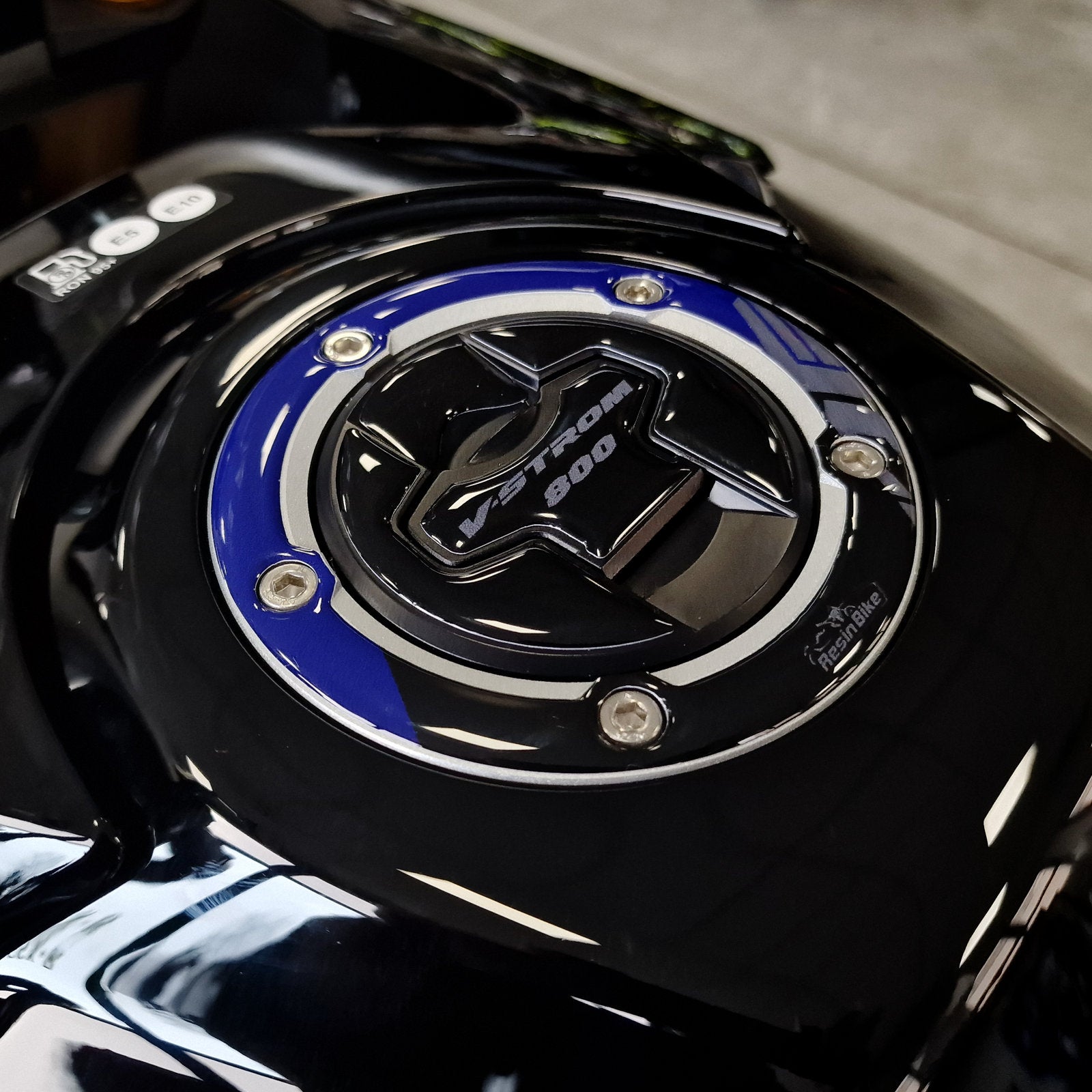 Resin Bike 3D Motorcycle Stickers - Fuel Cap | Suzuki V-Strom 800DE 2023>2024 RB-1000701900004 -   Pyramid Motorcycle Accessories