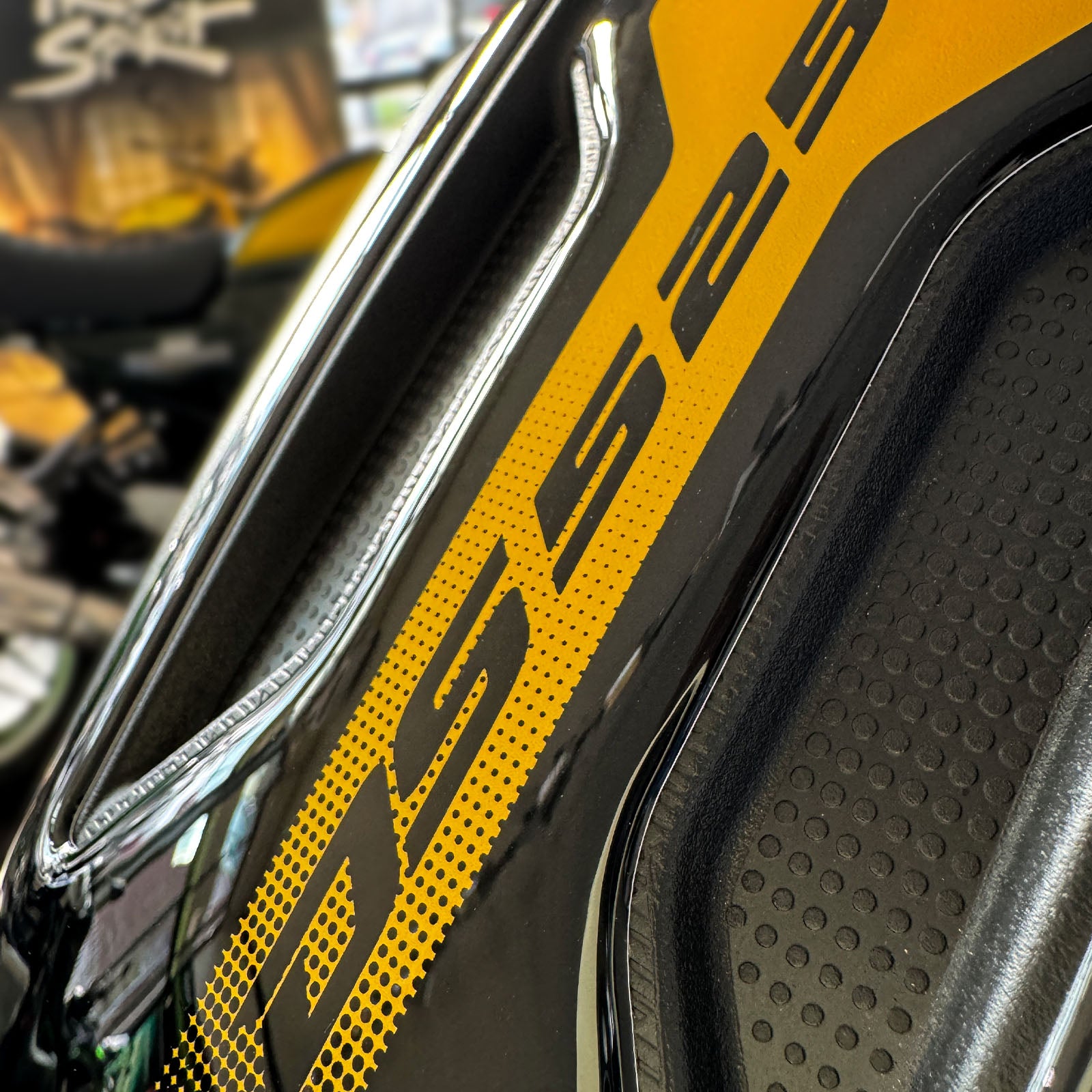 Resin Bike 3D Motorcycle Stickers - Tank Pad | Voge DS525X 2023>2025 RB-1000704700007 -   Pyramid Motorcycle Accessories