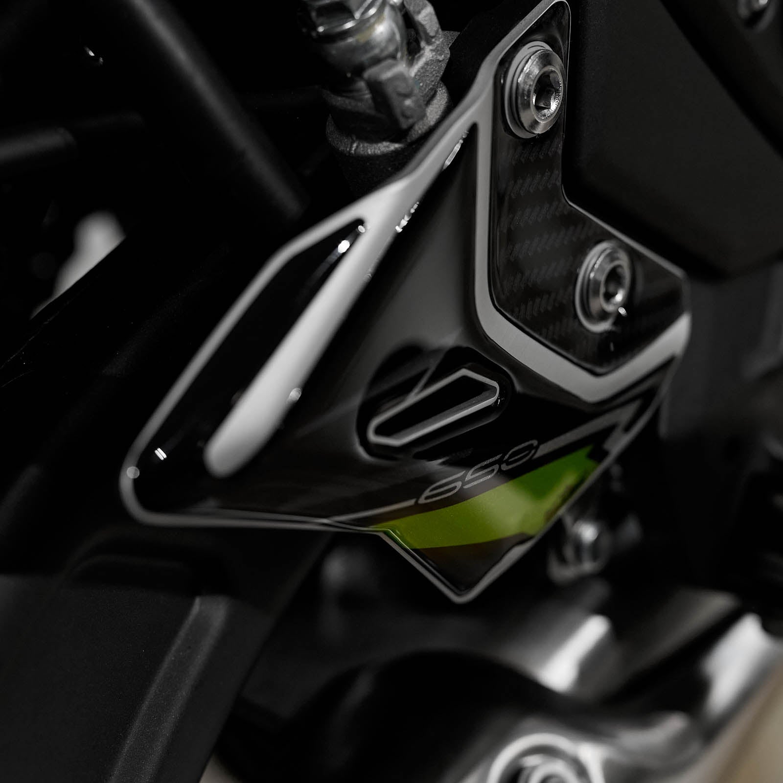 Resin Bike 3D Motorcycle Stickers - Heel Pads | Kawasaki Z 650 2020>2024 -   Pyramid Motorcycle Accessories
