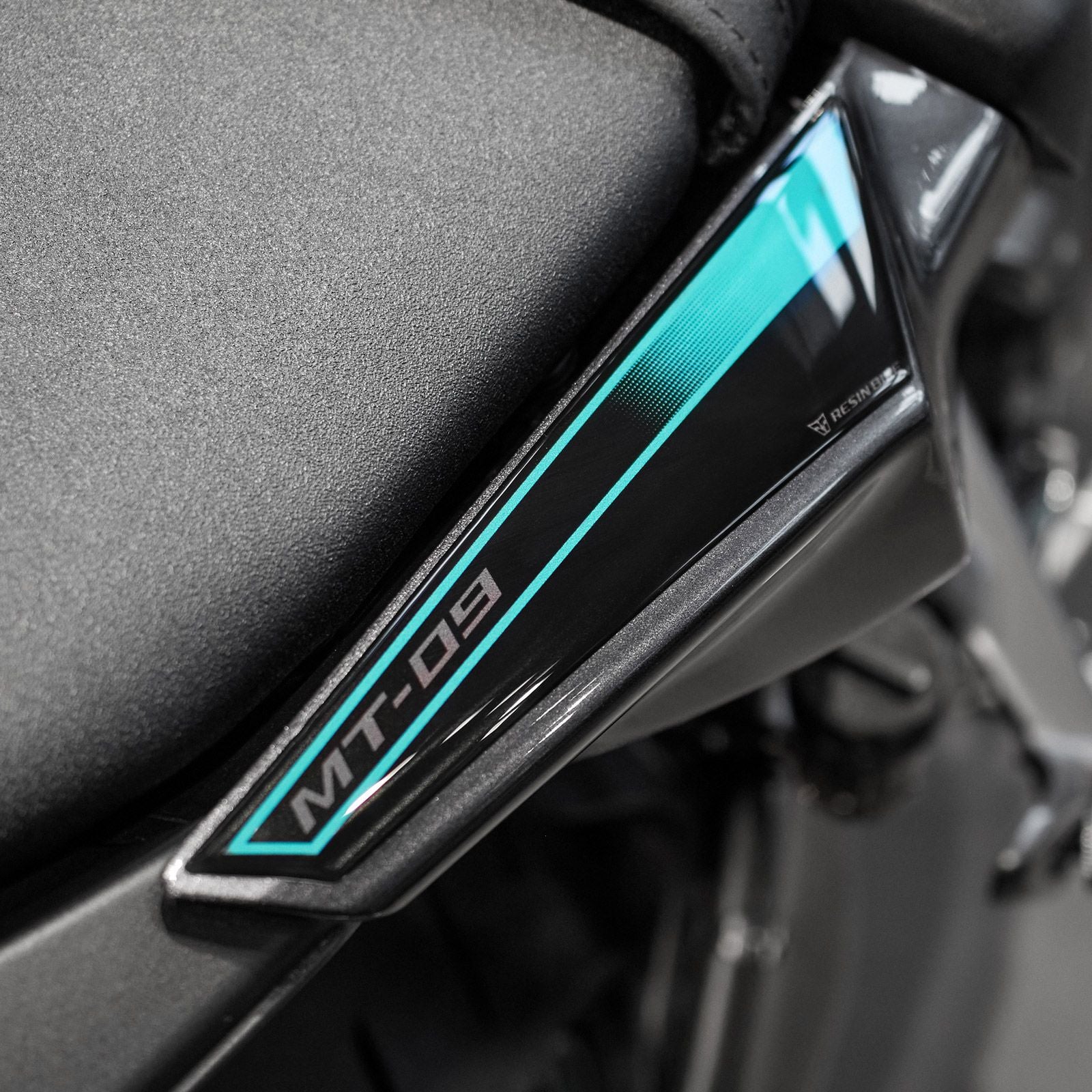 Resin Bike 3D Motorcycle Stickers - Passenger Handles | Yamaha MT-09 2024>2025 -   Pyramid Motorcycle Accessories