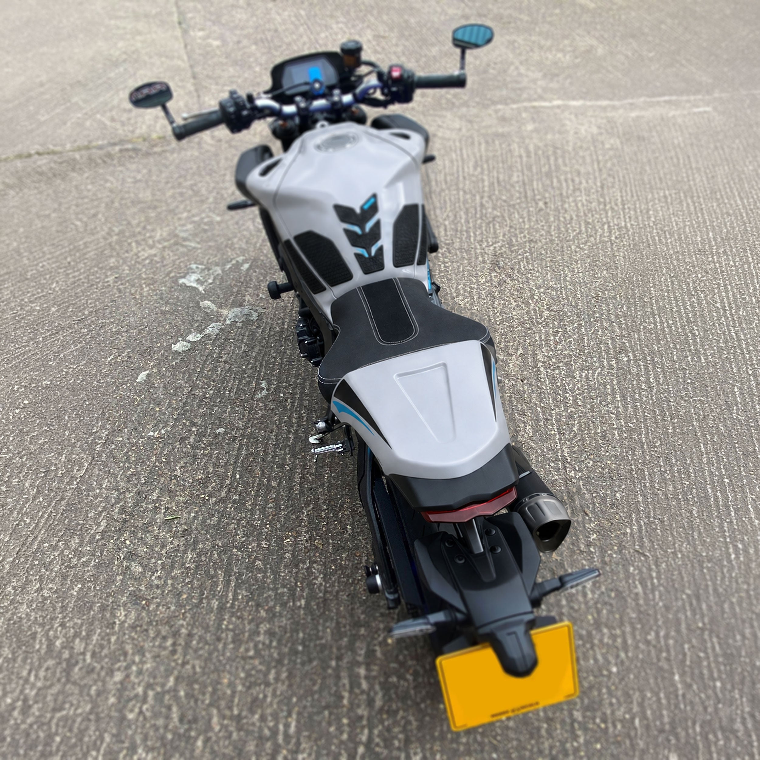 Pyramid Comfort Seat Cowl | Ice Storm | Yamaha MT-10 2025>Current