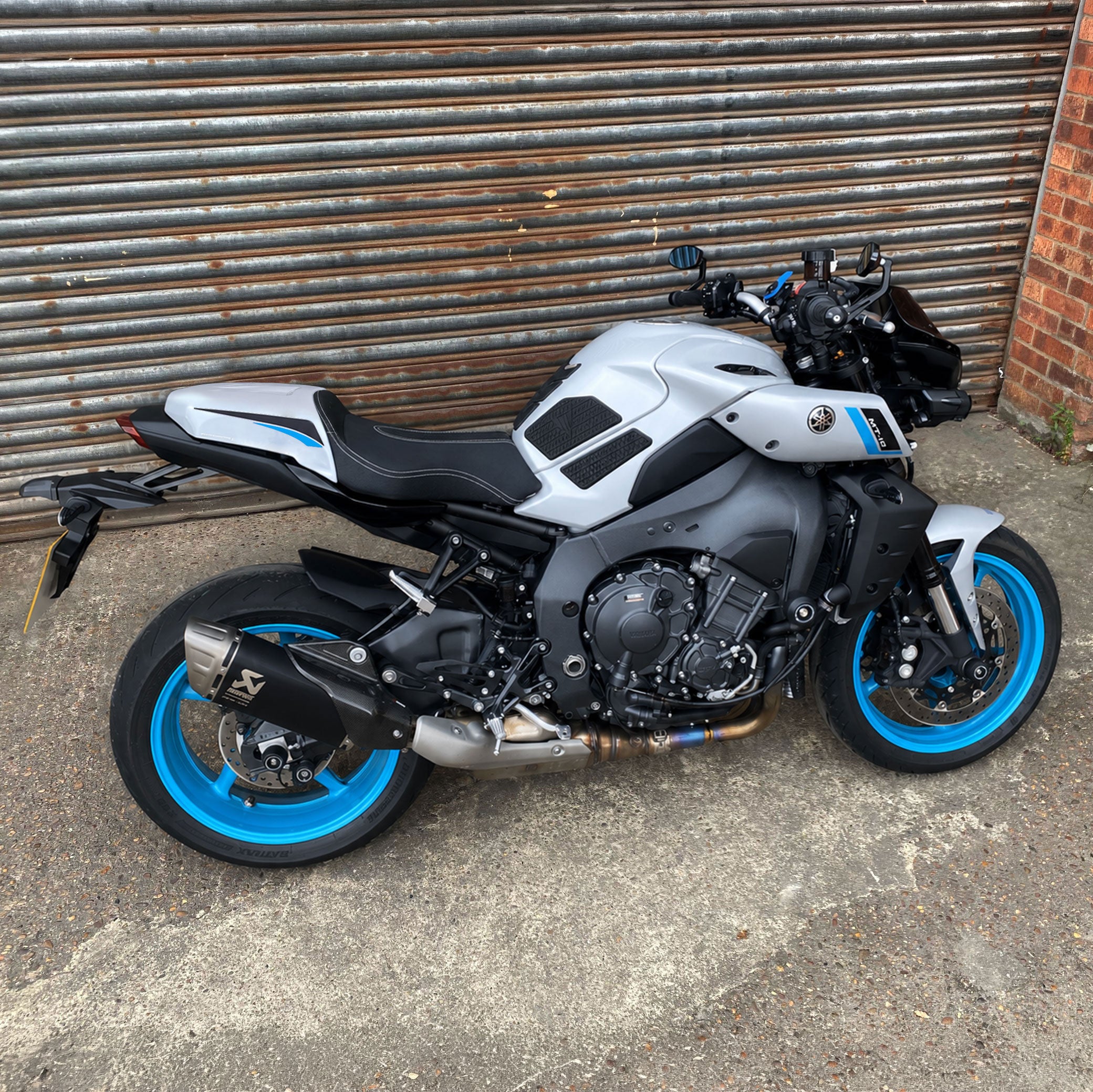 Pyramid Comfort Seat Cowl | Ice Storm | Yamaha MT-10 2025>Current