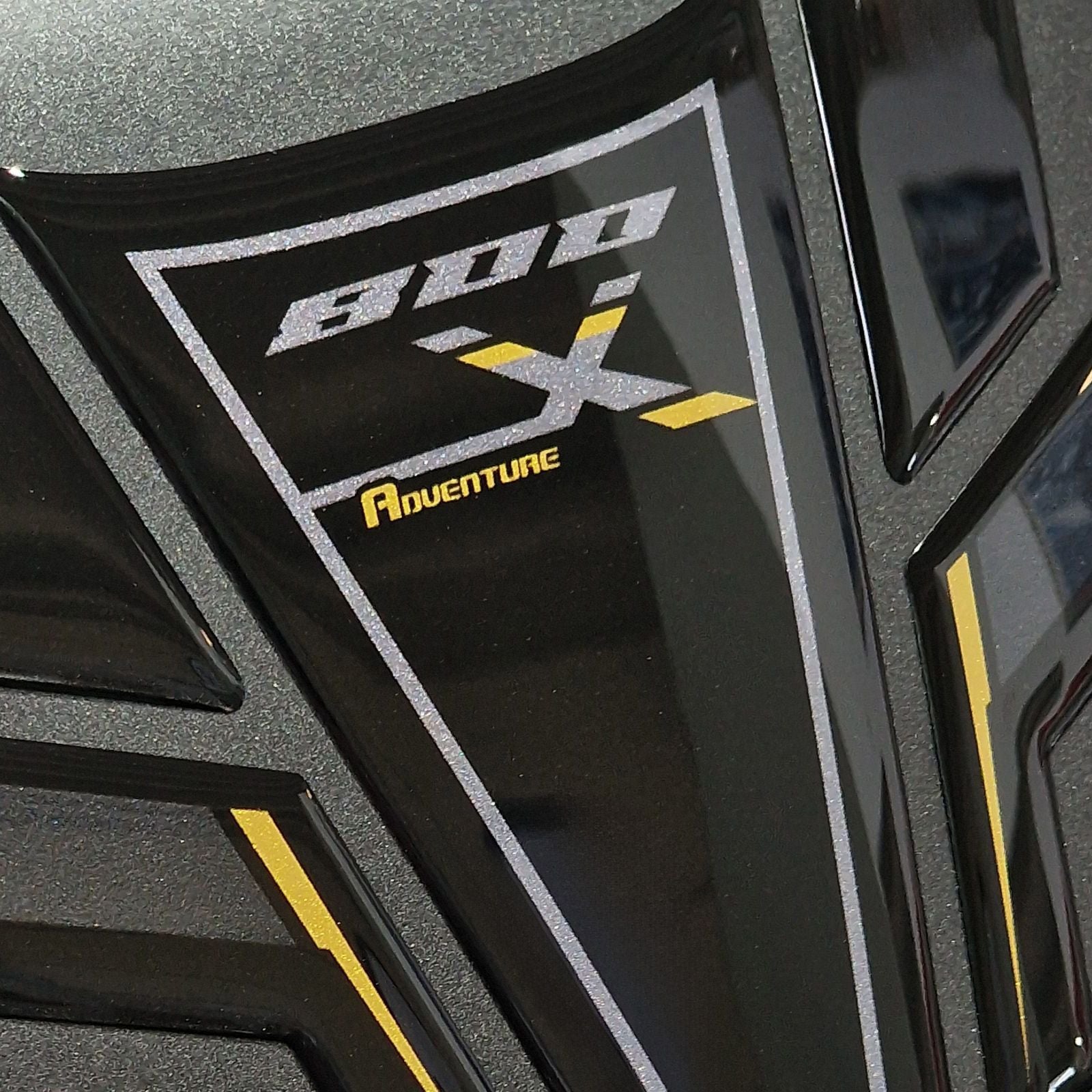 Resin Bike 3D Motorcycle Stickers - Tank Pad | Kove 800X 2024>2026 RB-1000720400004 -   Pyramid Motorcycle Accessories