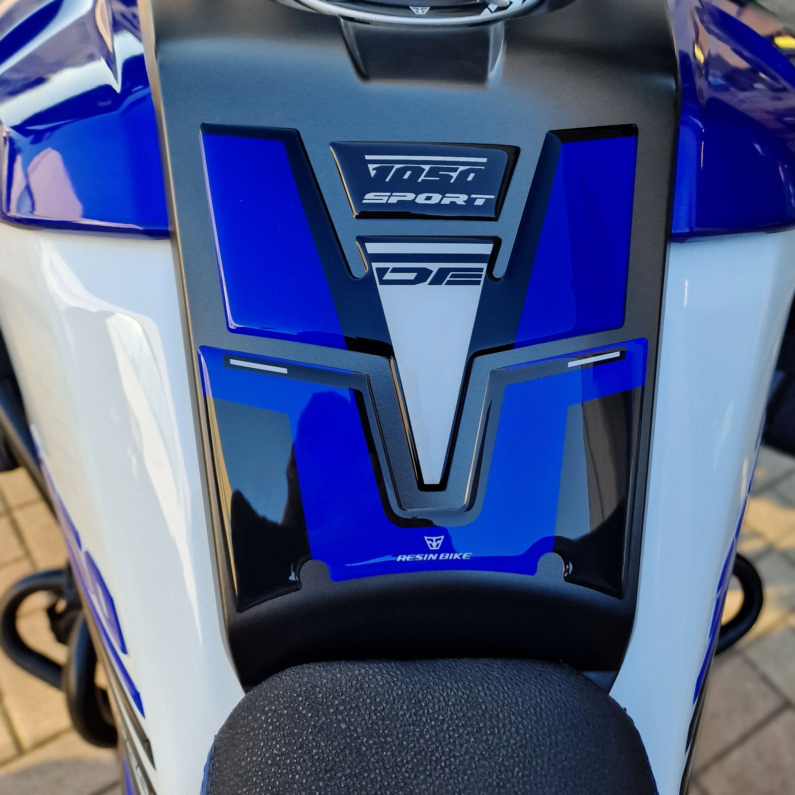 Resin Bike 3D Motorcycle Stickers - Tank Pad | Suzuki V-Strom 1050DE 2023>2024 -   Pyramid Motorcycle Accessories