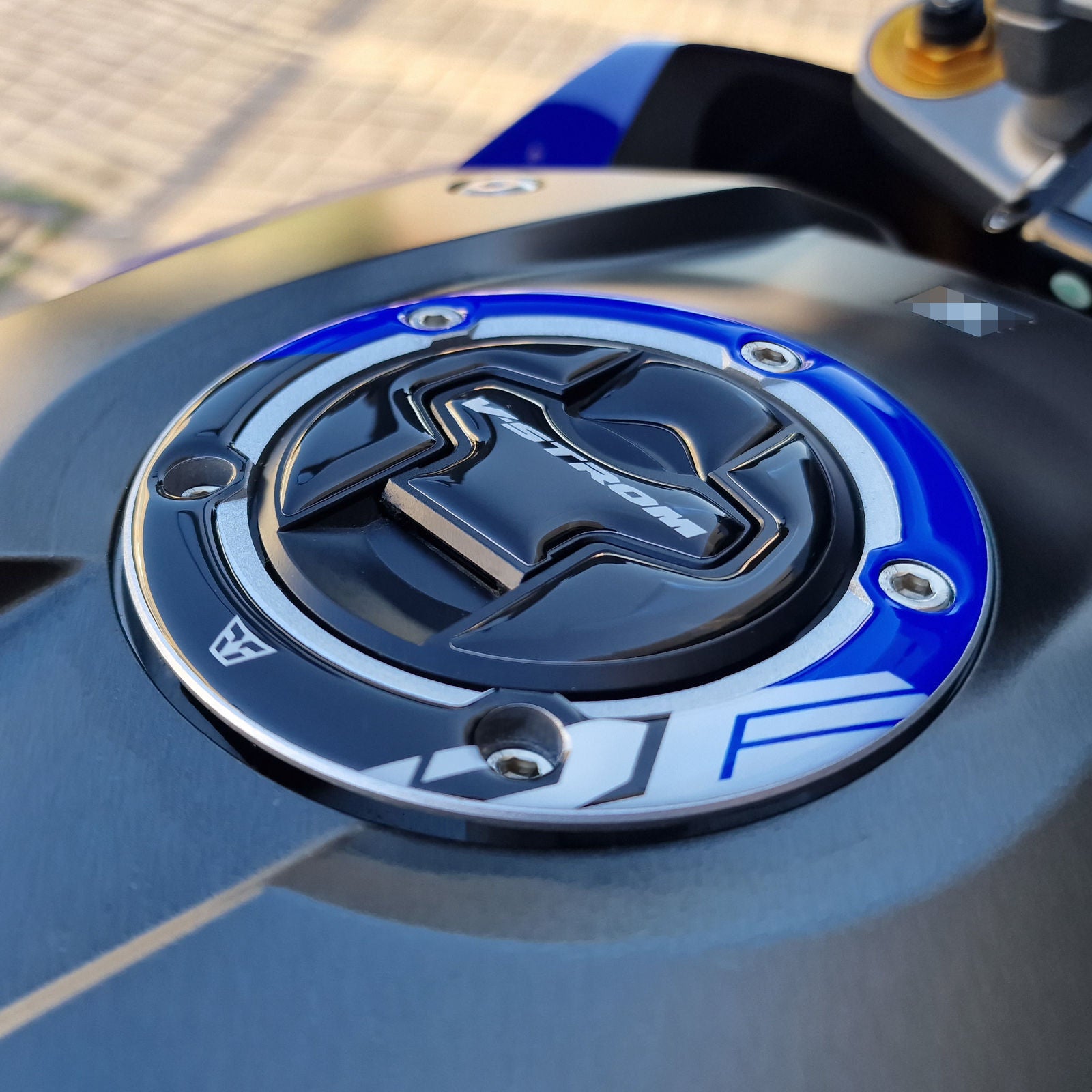 Resin Bike 3D Motorcycle Stickers - Fuel Cap | Suzuki V-Strom 1050DE 2023>2024 -   Pyramid Motorcycle Accessories