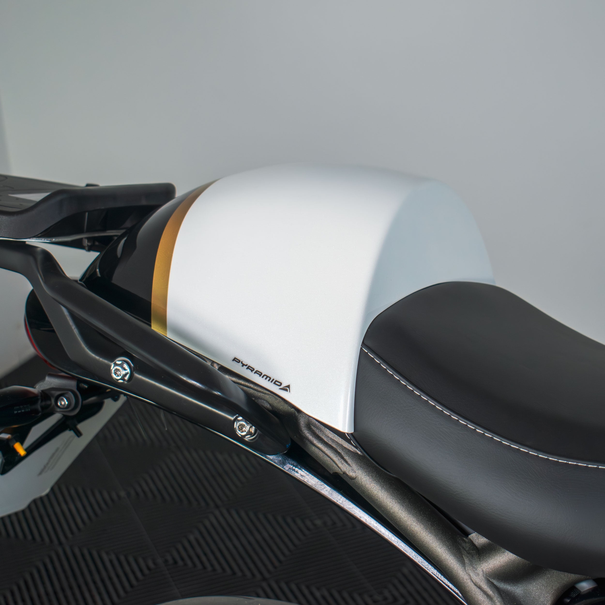 Pyramid Seat Cowl | Pearl Metallic White | Triumph Speed 400 2024>Current -   Pyramid Motorcycle Accessories