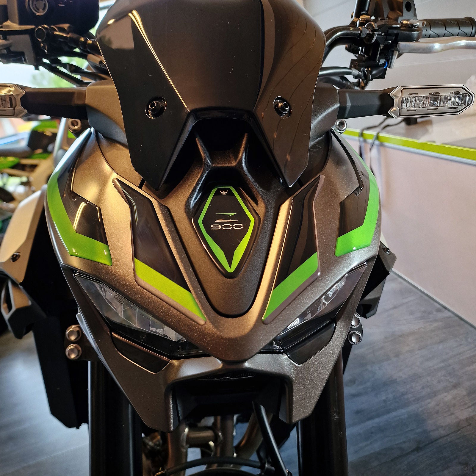 Resin Bike 3D Motorcycle Stickers - Front Fender | Kawasaki Z 900 2025>2026 -   Pyramid Motorcycle Accessories